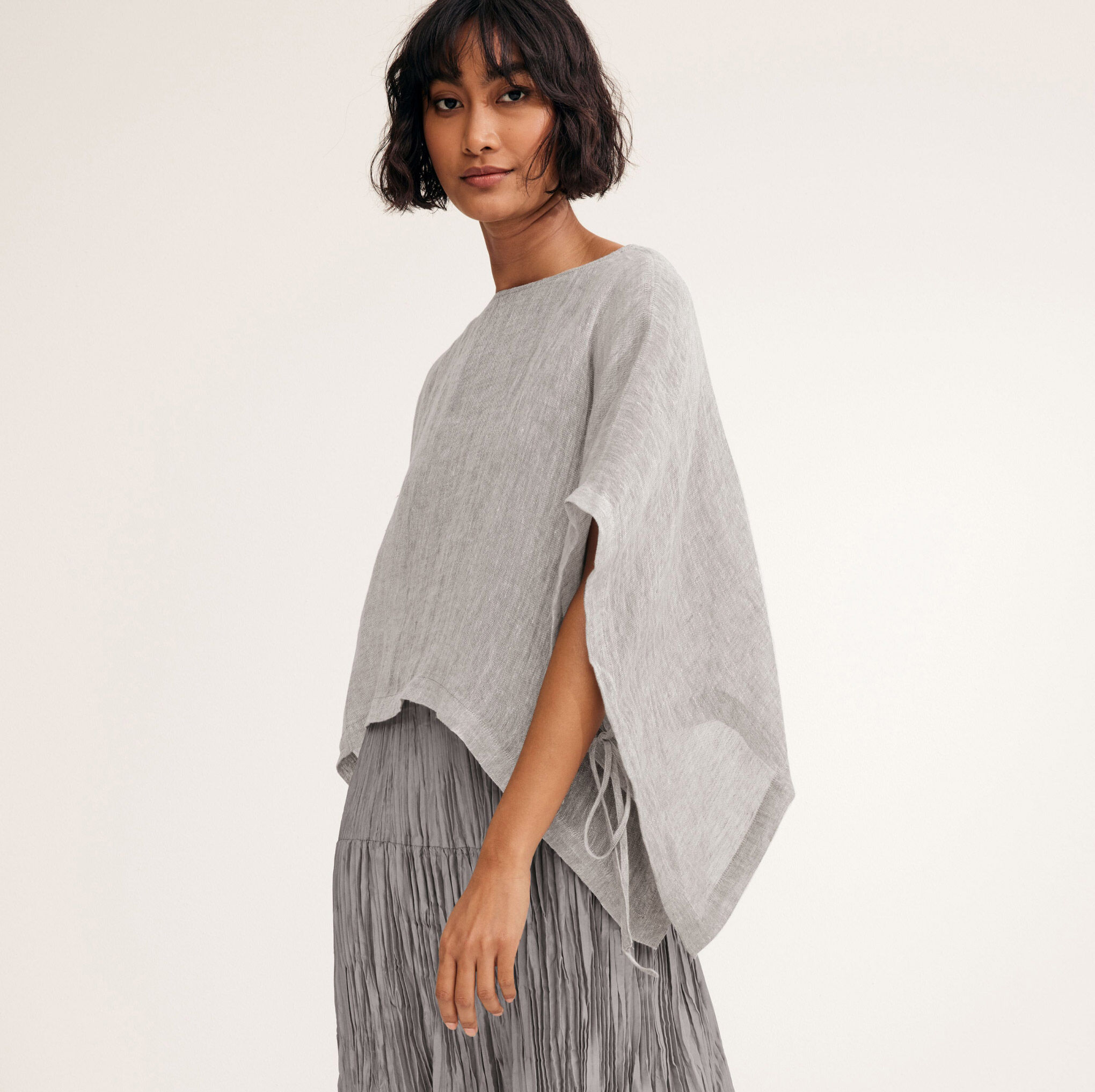 The Cropped Poncho in Gauzy Organic Linen 