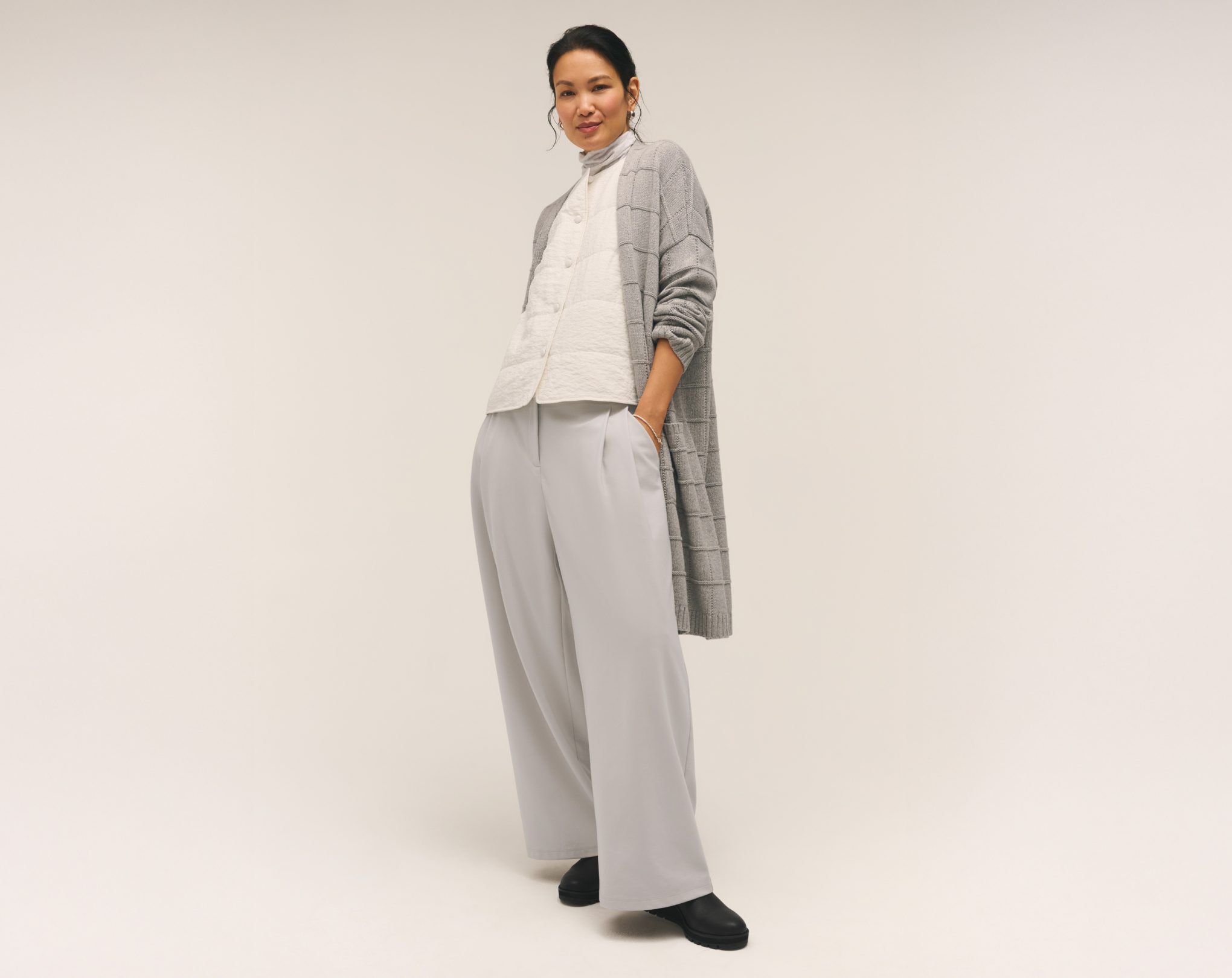Lightweight Ponte Pleated Wide Leg Pant in Chalk