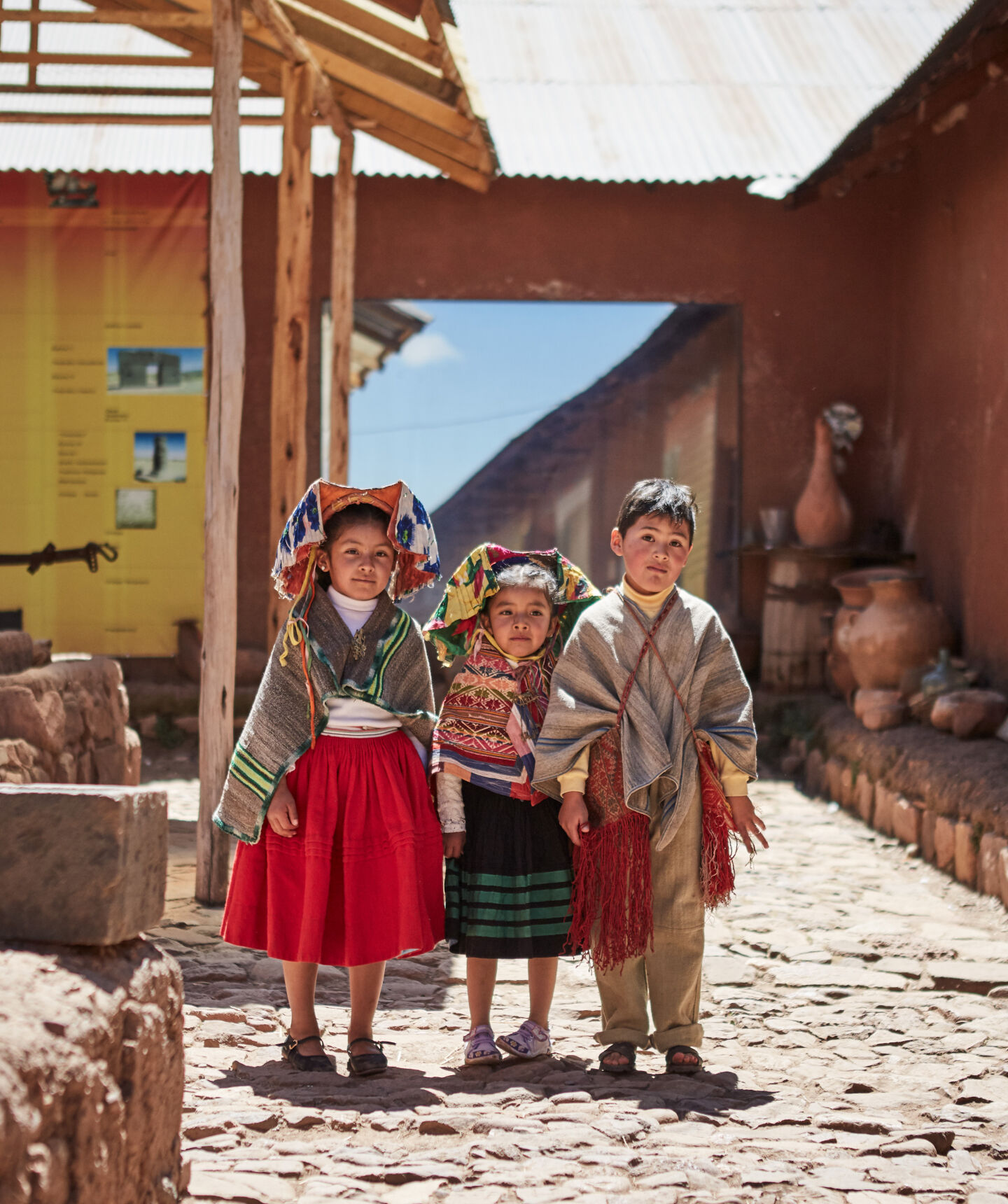 Children in traditional Peruvian clothes. 