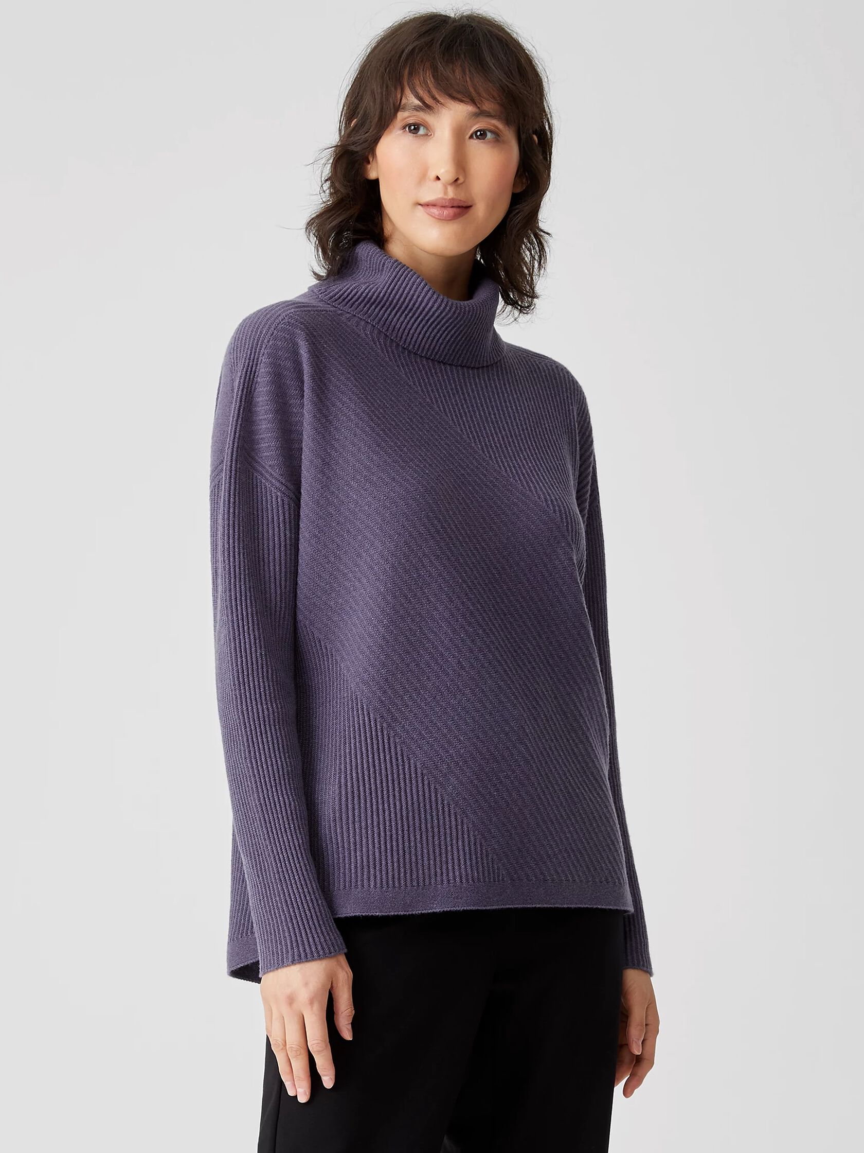 Seamless Italian Cashmere Turtleneck Top