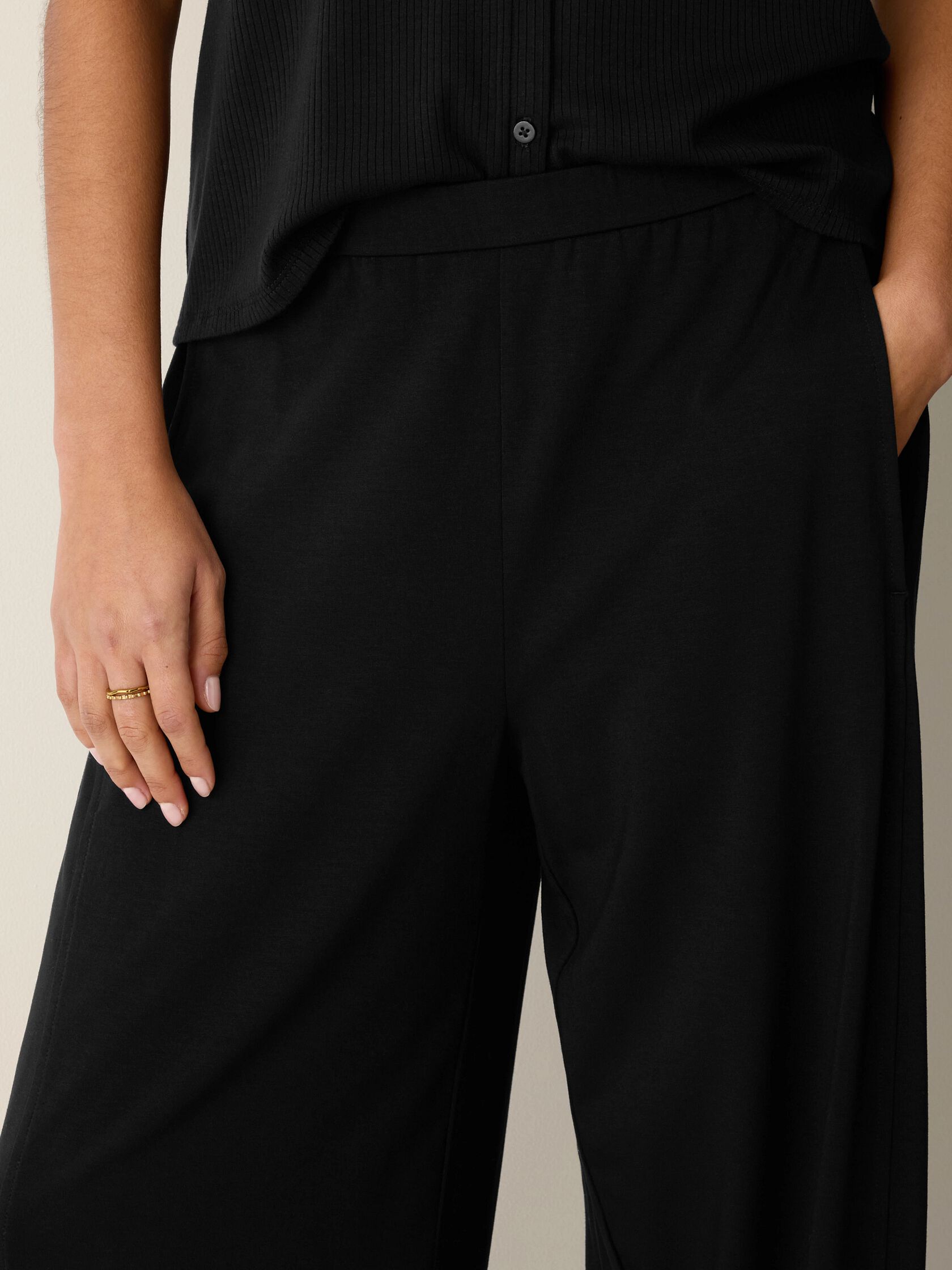 Stretch Jersey Knit Lantern Pant