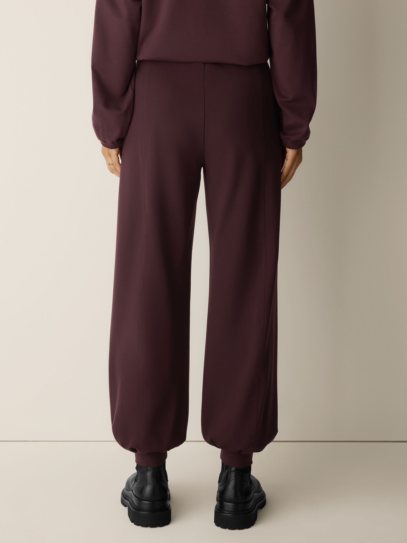 Lightweight Ponte Lantern Jogger Pant