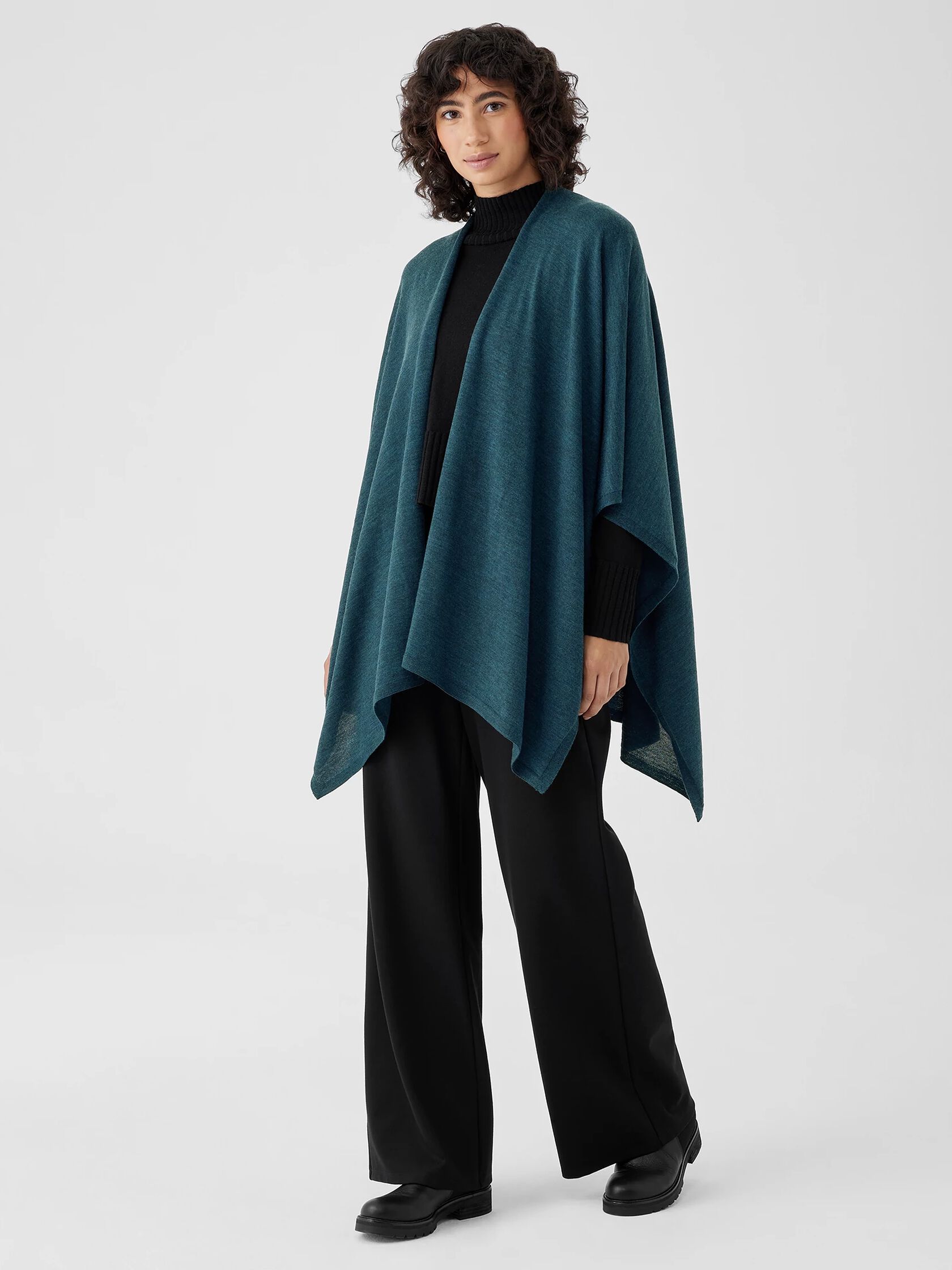 Fine Merino Jersey Poncho in Regenerative Wool