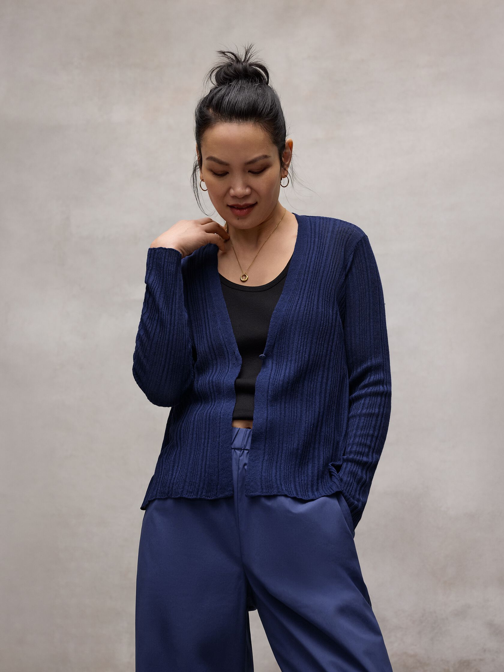 Organic Linen Cotton V-Neck Cardigan