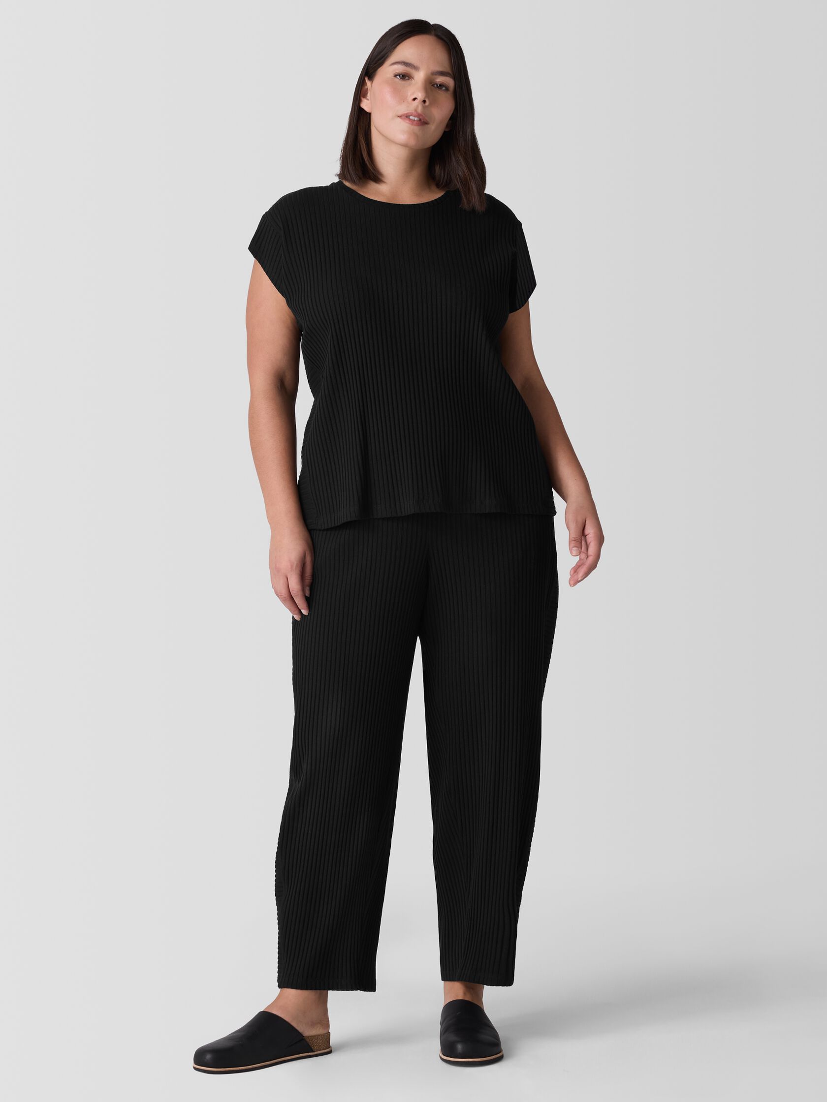 Textured Stretch Rib Round Neck Top