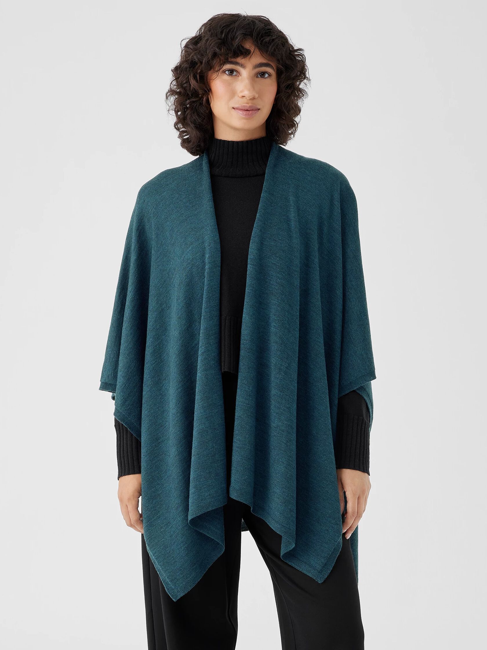 Fine Merino Jersey Poncho in Regenerative Wool