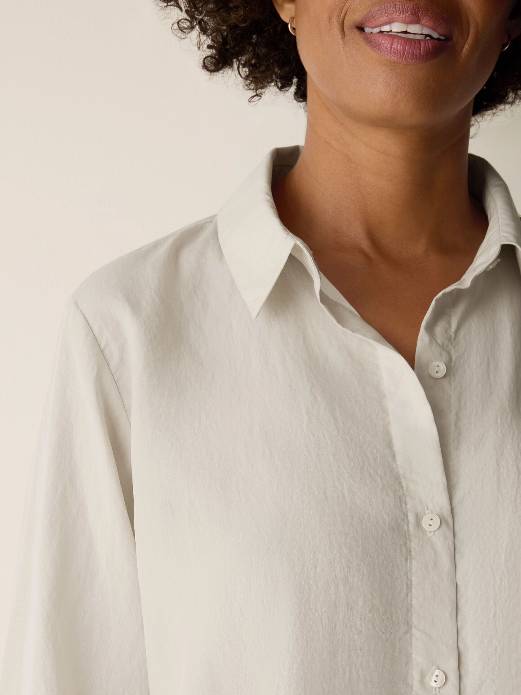 Airy Woven Shirting Classic Collar Shirt
