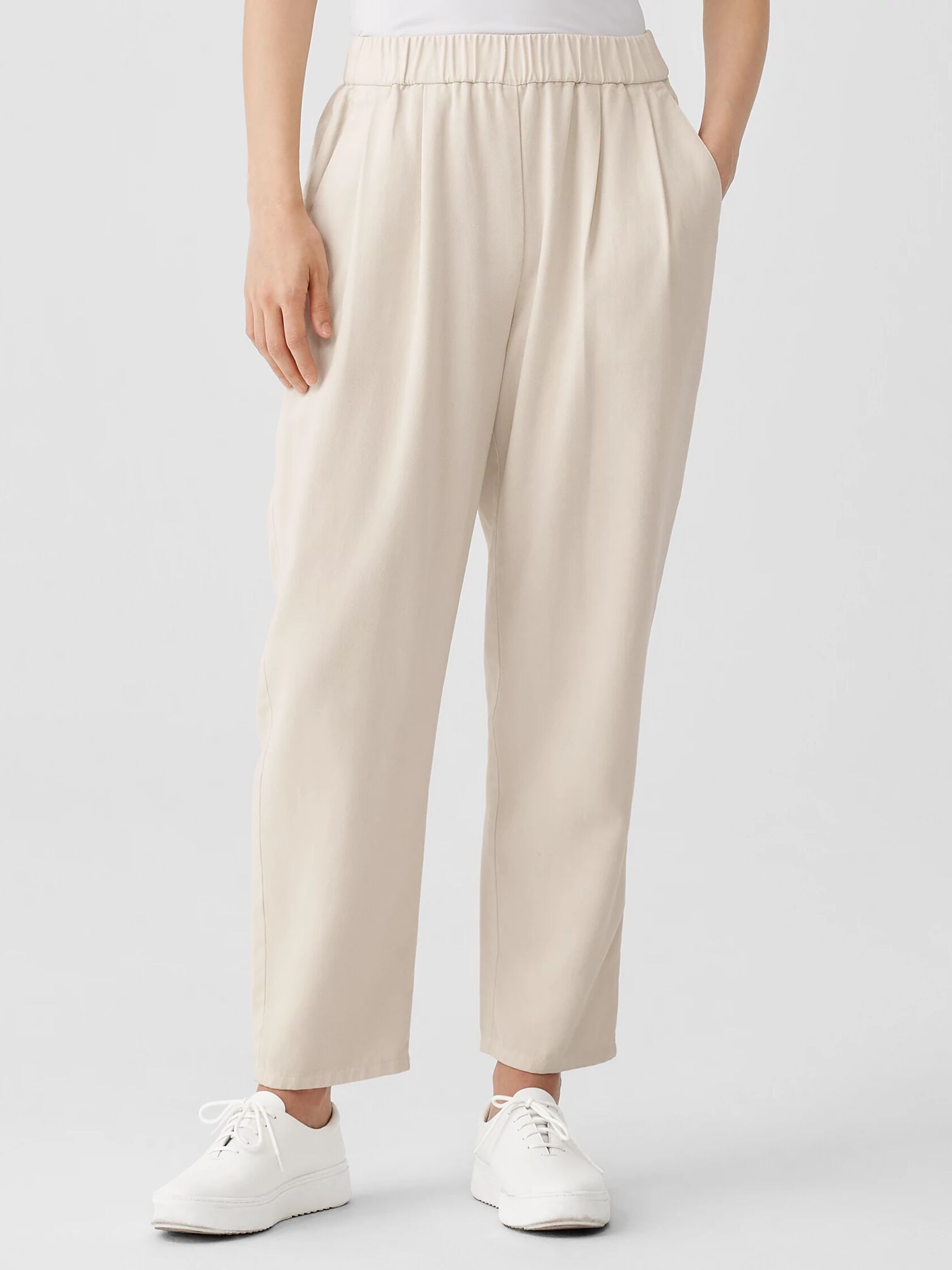 Soft Twill Pleated Tapered Pant
