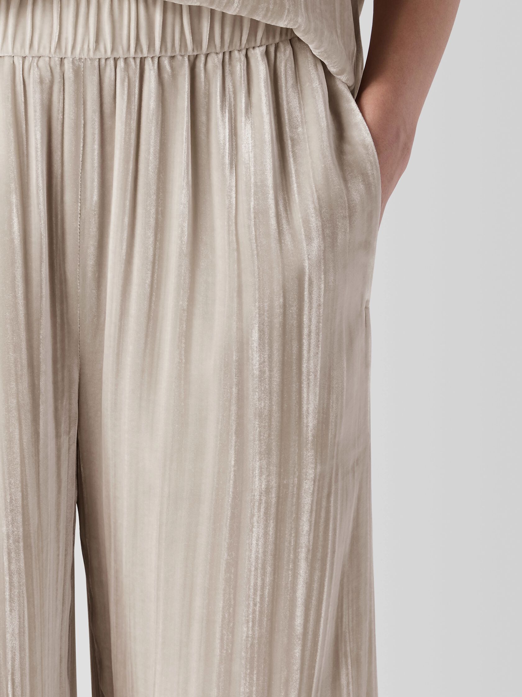 Crushed Velvet Wide-Leg Pant