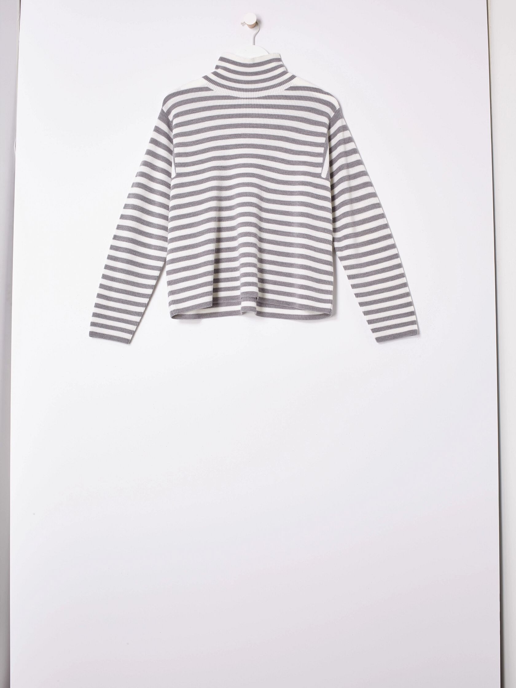 Merino Turtleneck Box-Top in Regenerative Wool