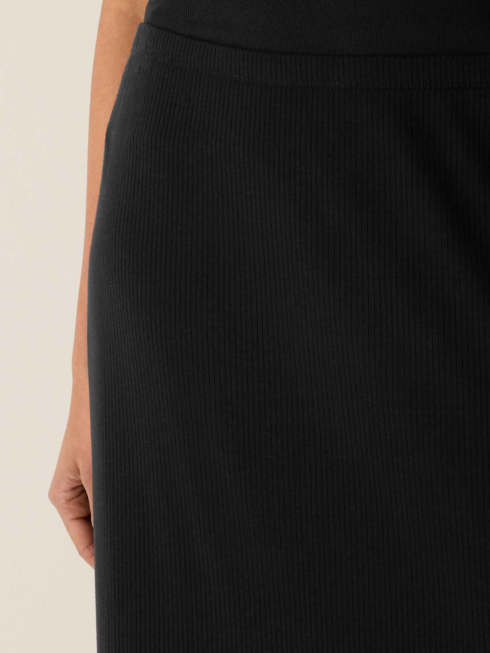 Ribbed Knit Skirt
