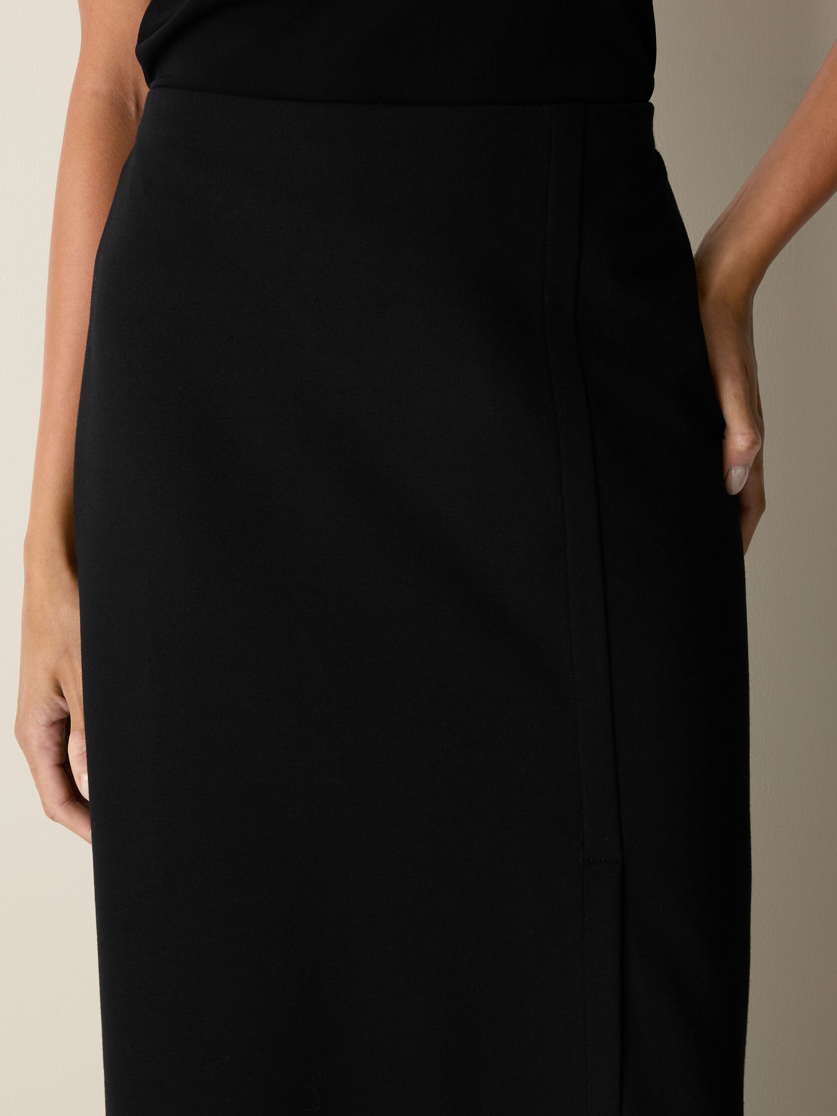 Washable Flex Ponte Straight Skirt