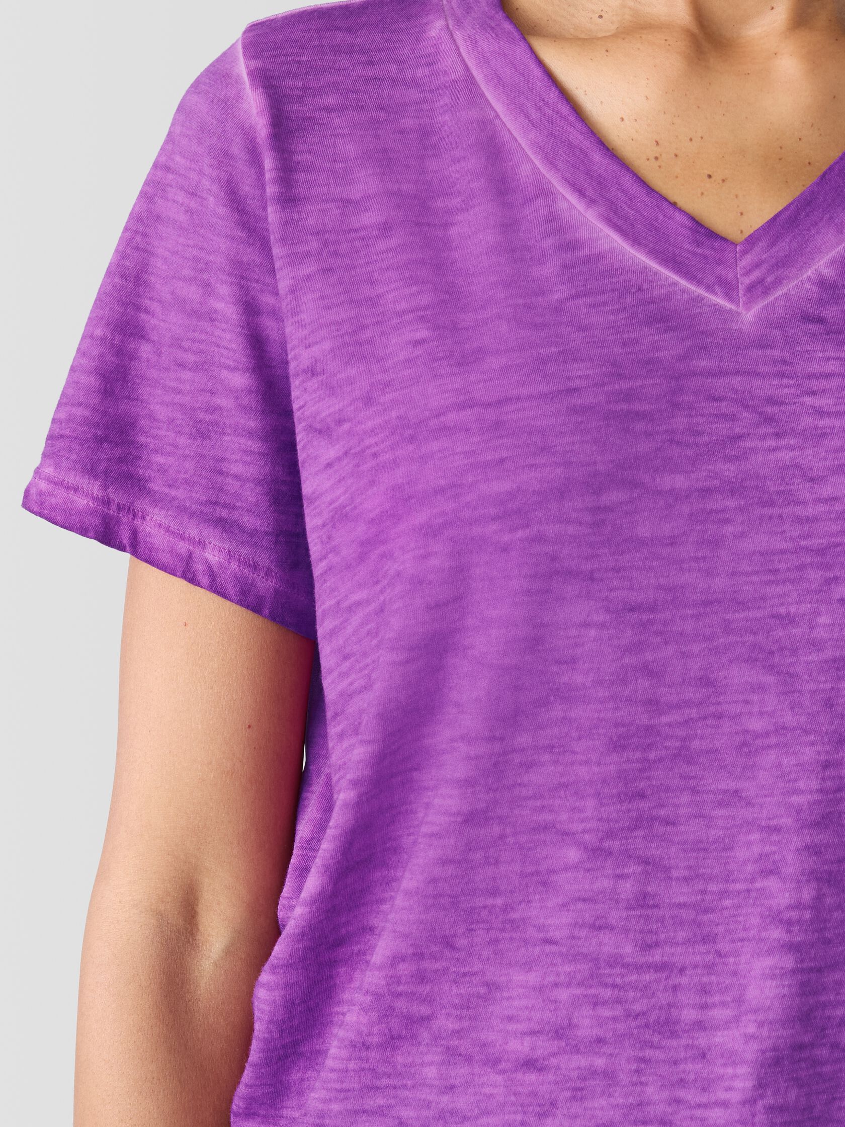 Organic Cotton Hazy Slub V-Neck Tee