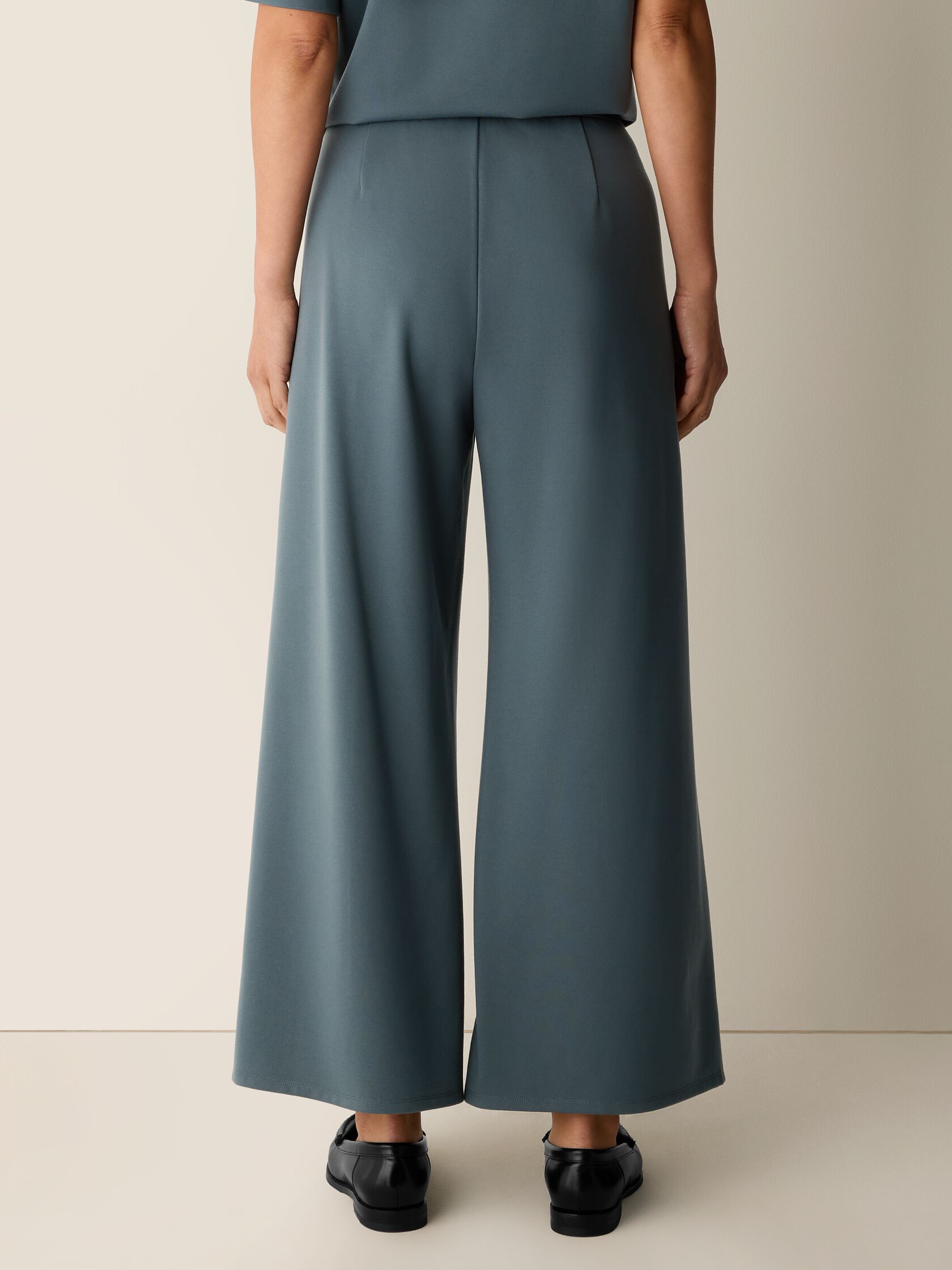 Lightweight Ponte Wide-Leg Pant