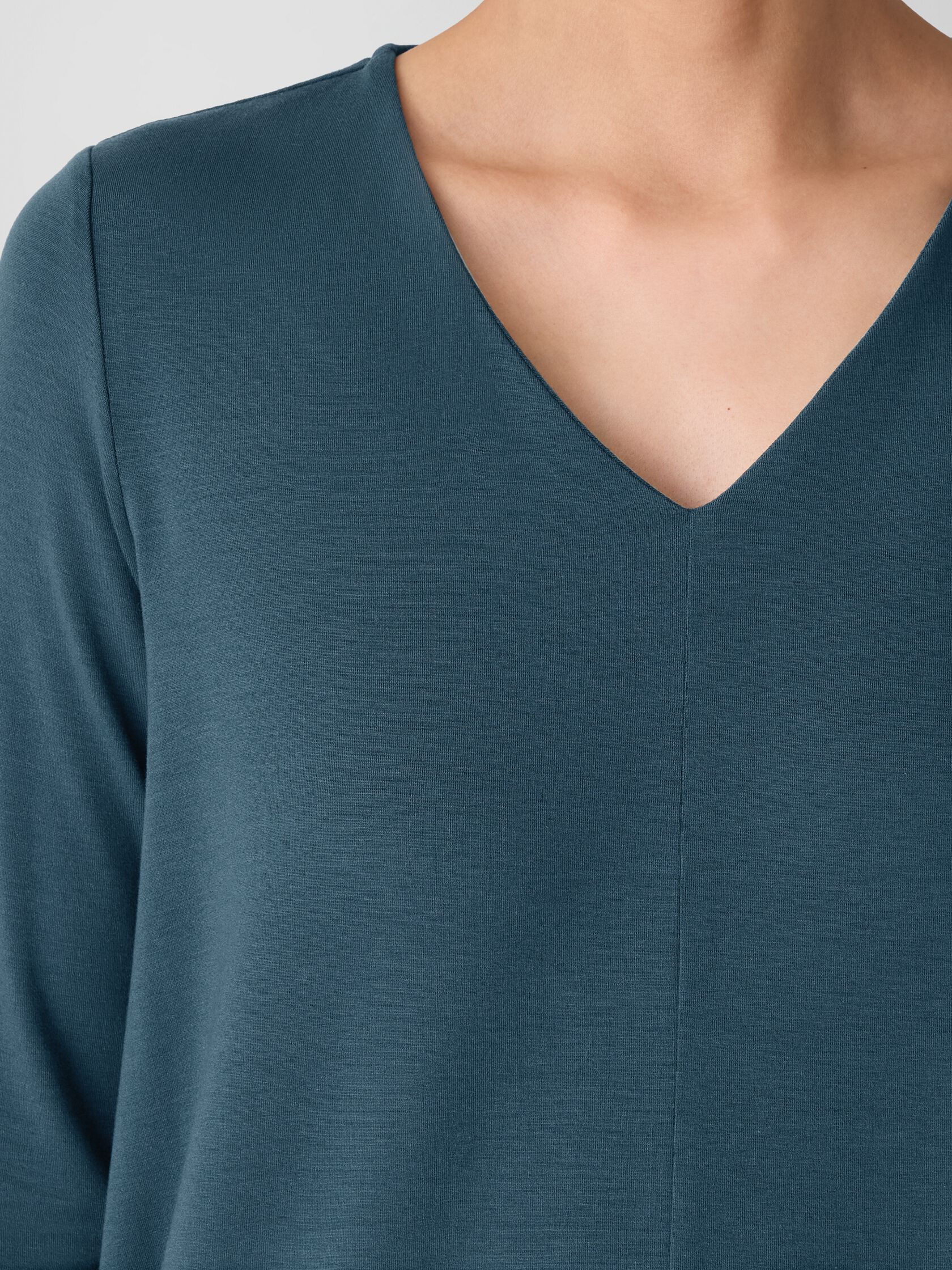 Fine Stretch Jersey Knit V-Neck Long Top