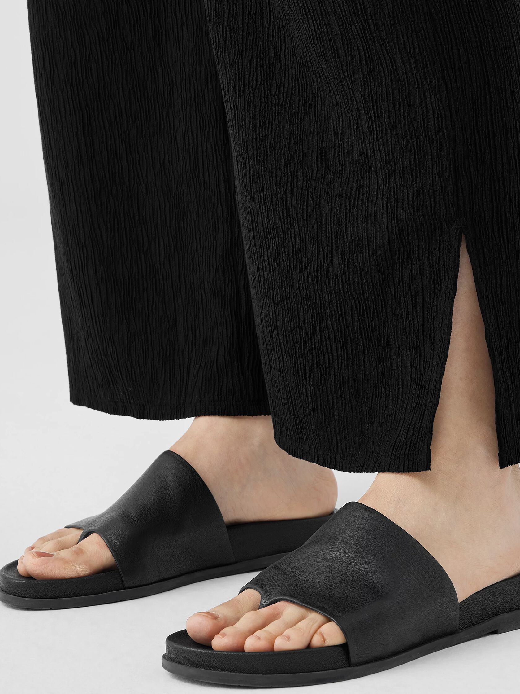 Woven Plissé Wide-Leg Pant