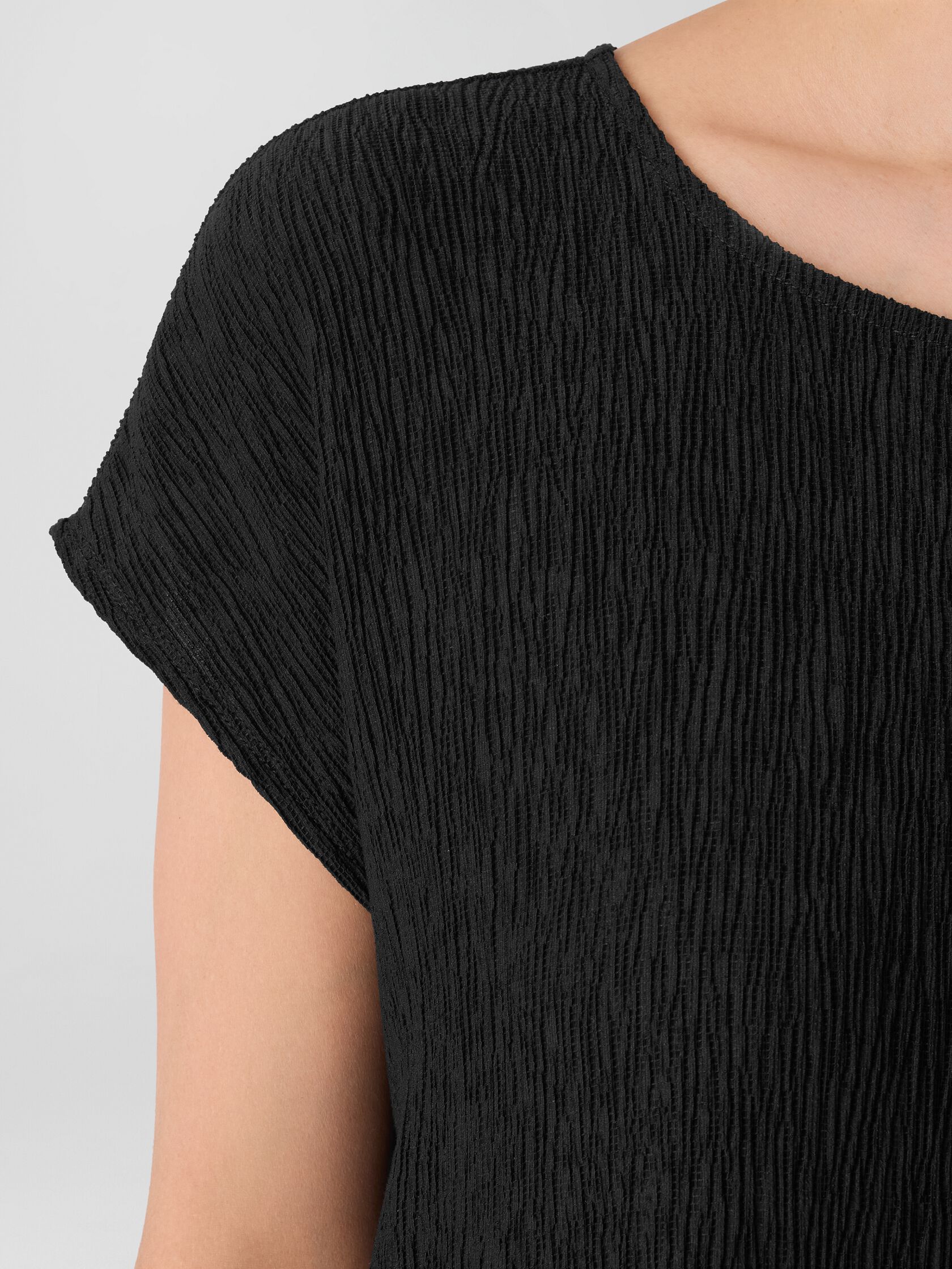 Woven Plissé Round Neck Dress