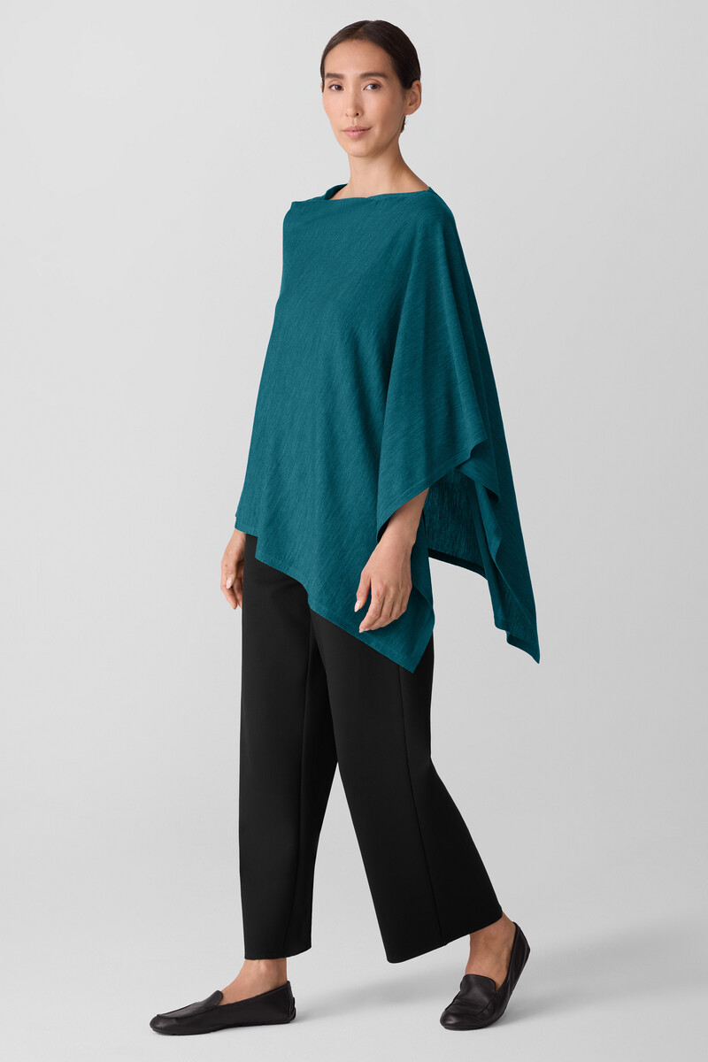 Superfine Merino Poncho in Regenerative Wool Superfine Merino Poncho in Regenerative Wool