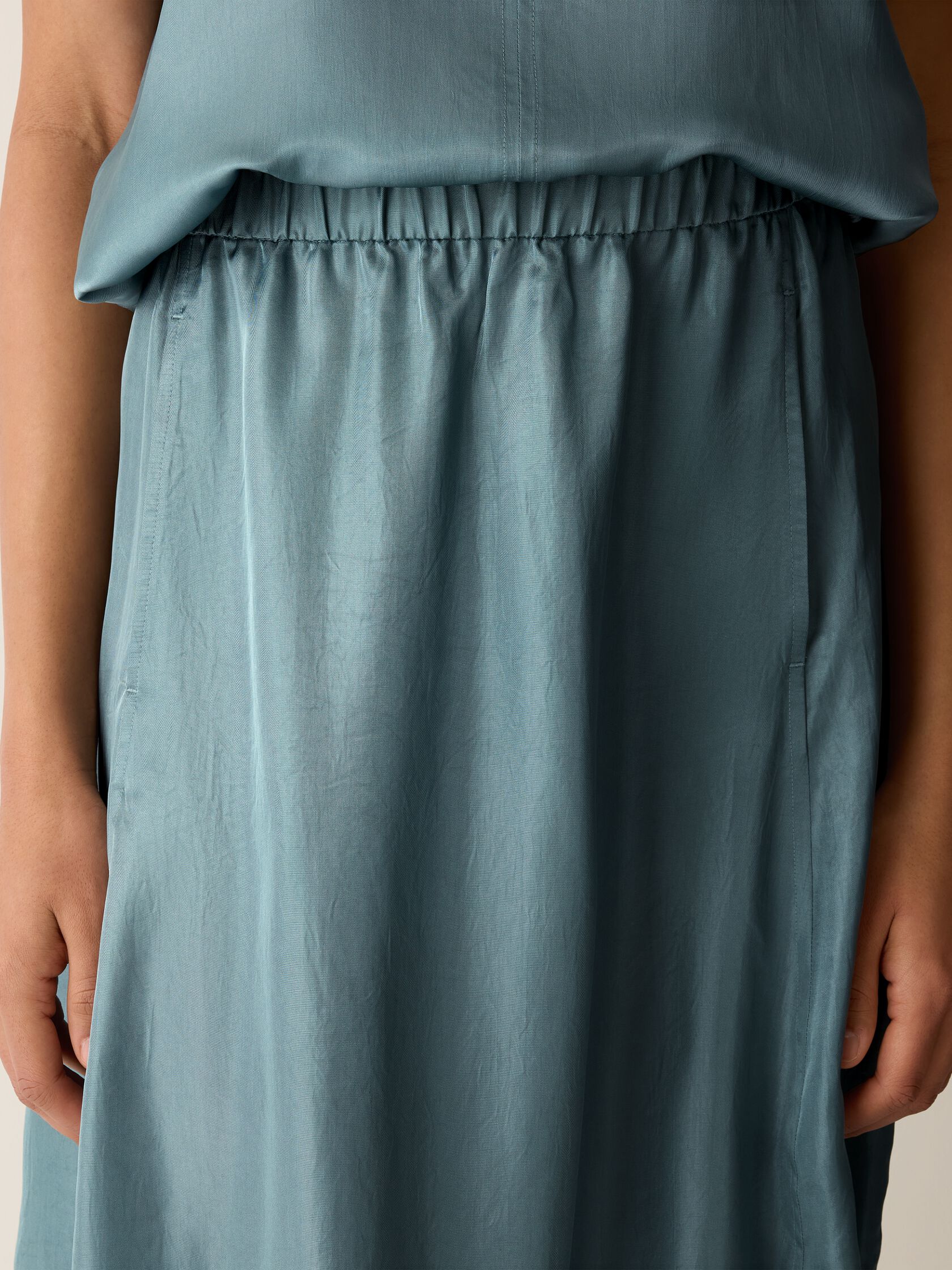 Lightweight Satin Shimmer Lantern Skirt