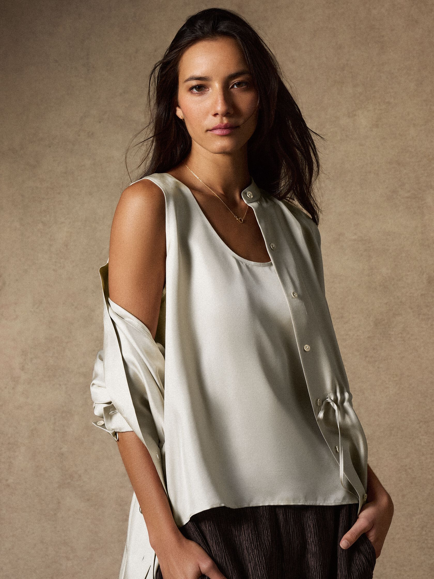 Silk Twill Curved V-Neck Tank