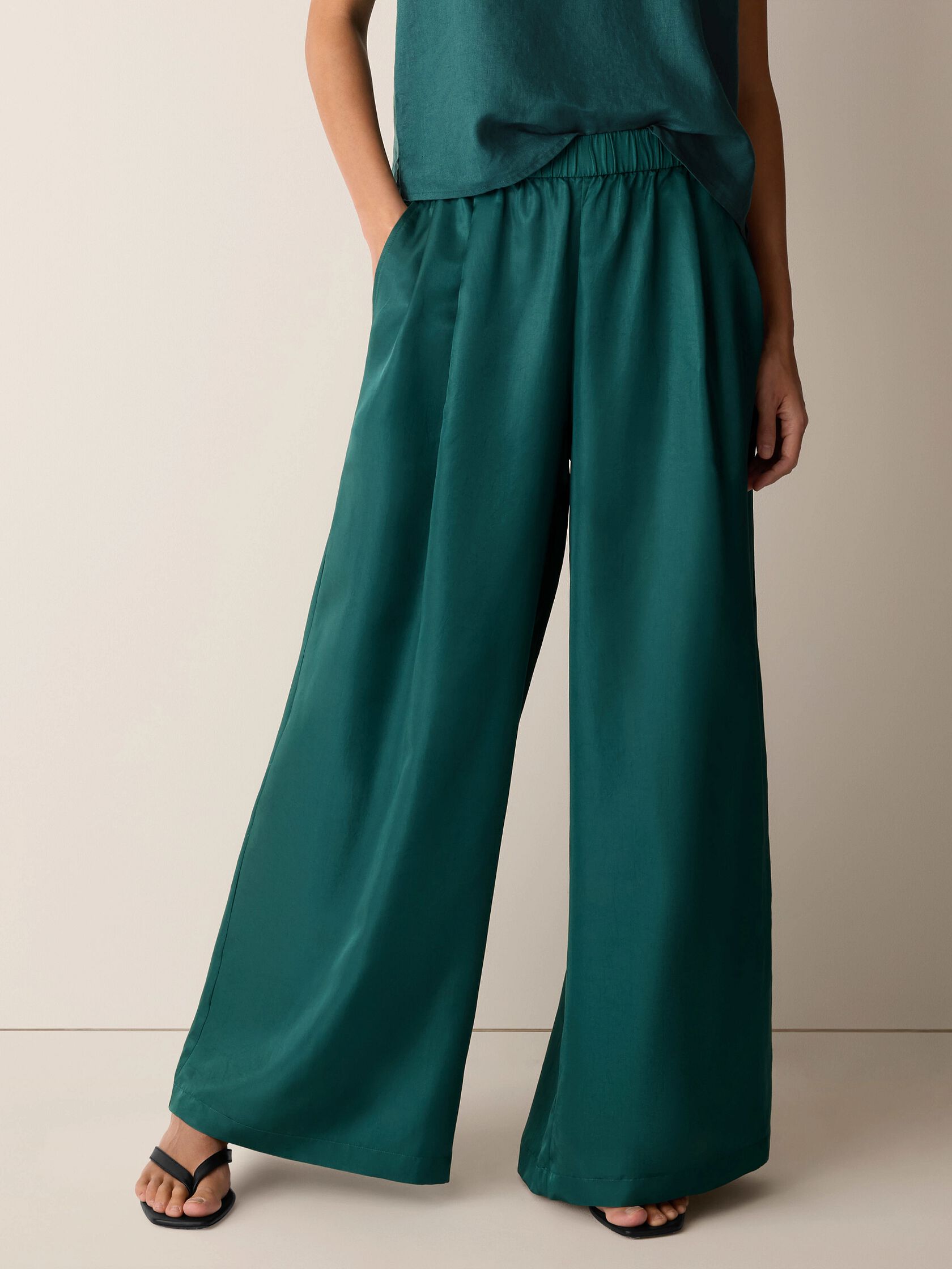 Lightweight Satin Shimmer Full-Length Wide Pant
