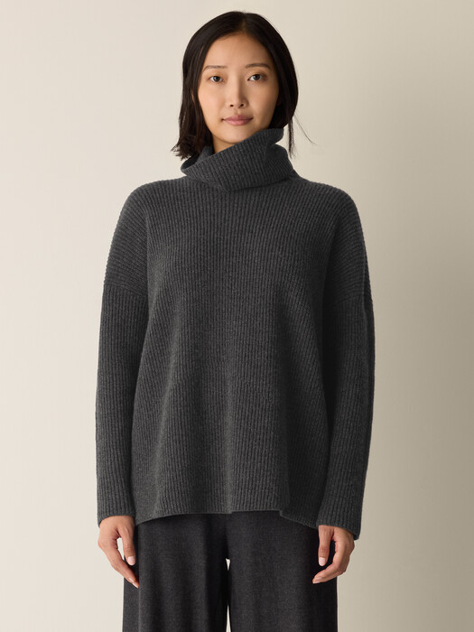 Recycled Wool Cashmere Turtleneck Top
