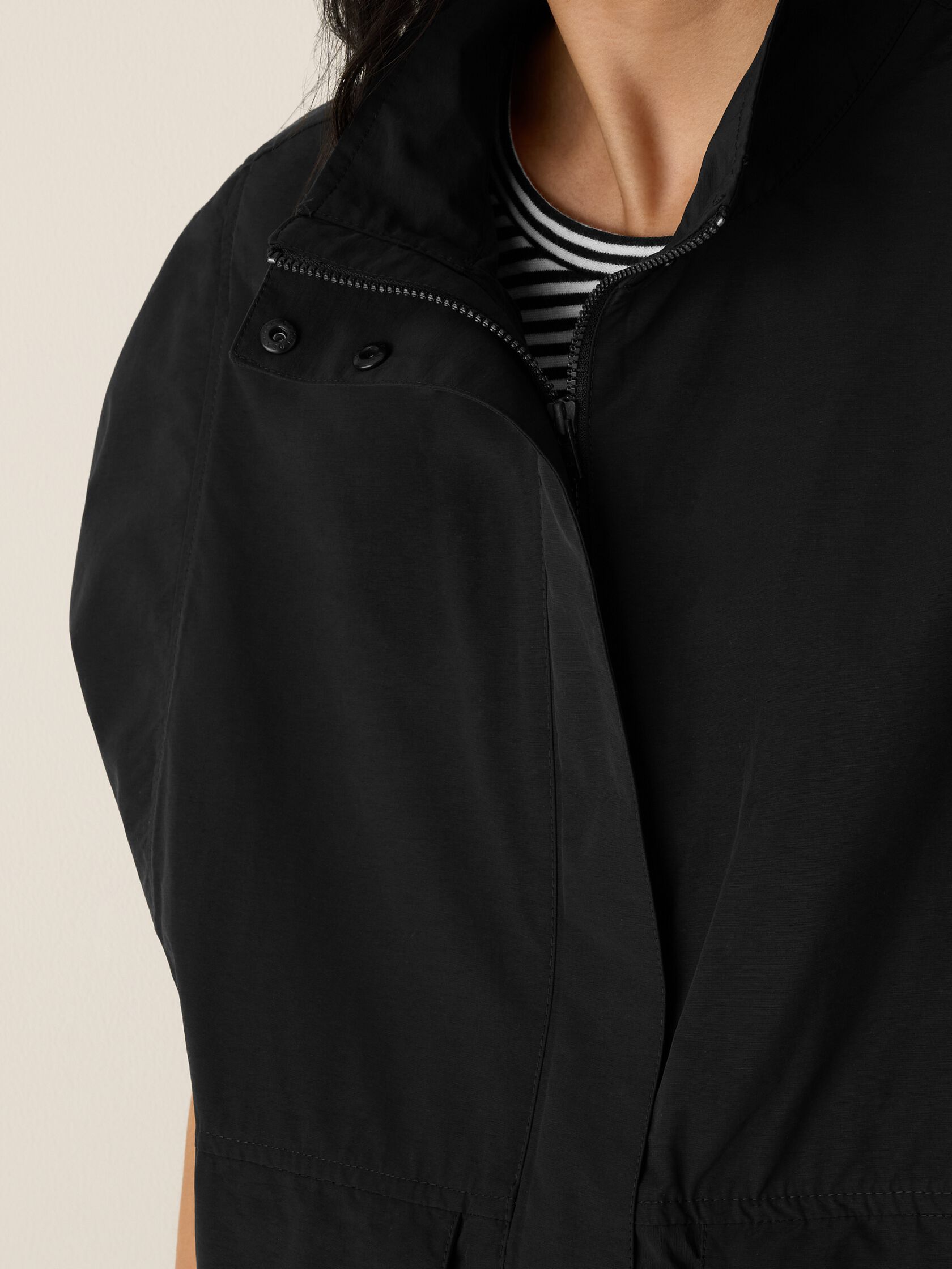 Light Cotton Nylon High Collar Vest