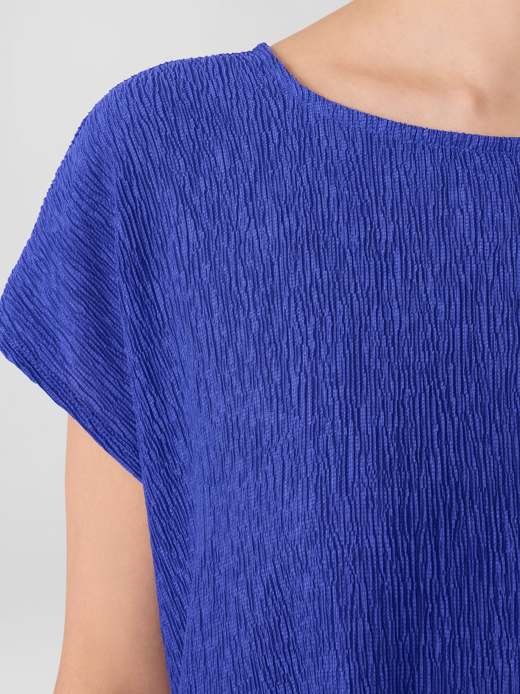Woven Plissé Round Neck Dress