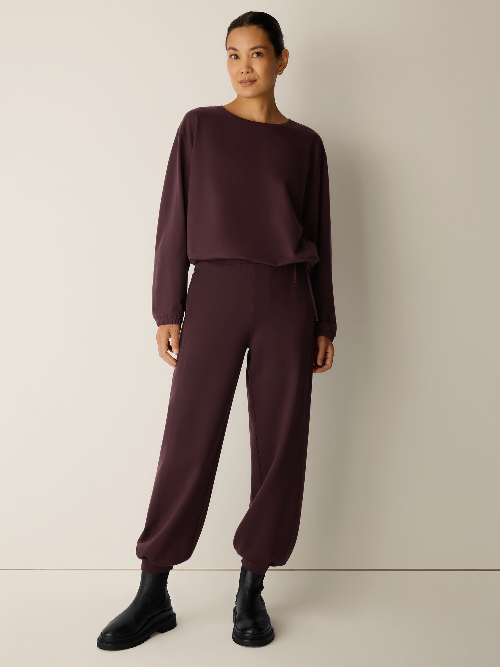 Lightweight Ponte Lantern Jogger Pant