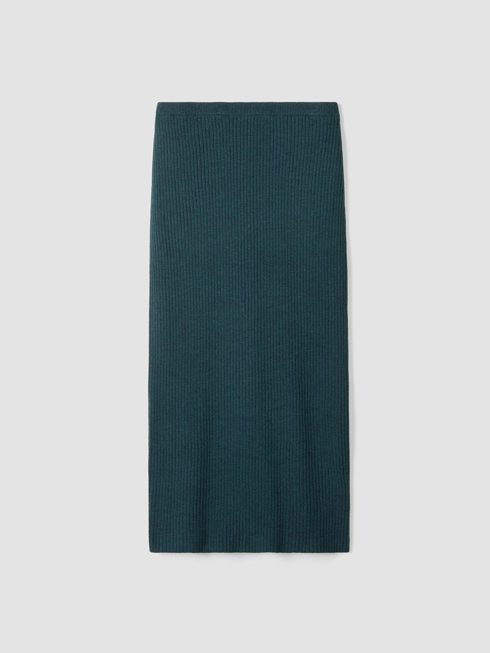 Merino Slim Pencil Skirt in Regenerative Wool