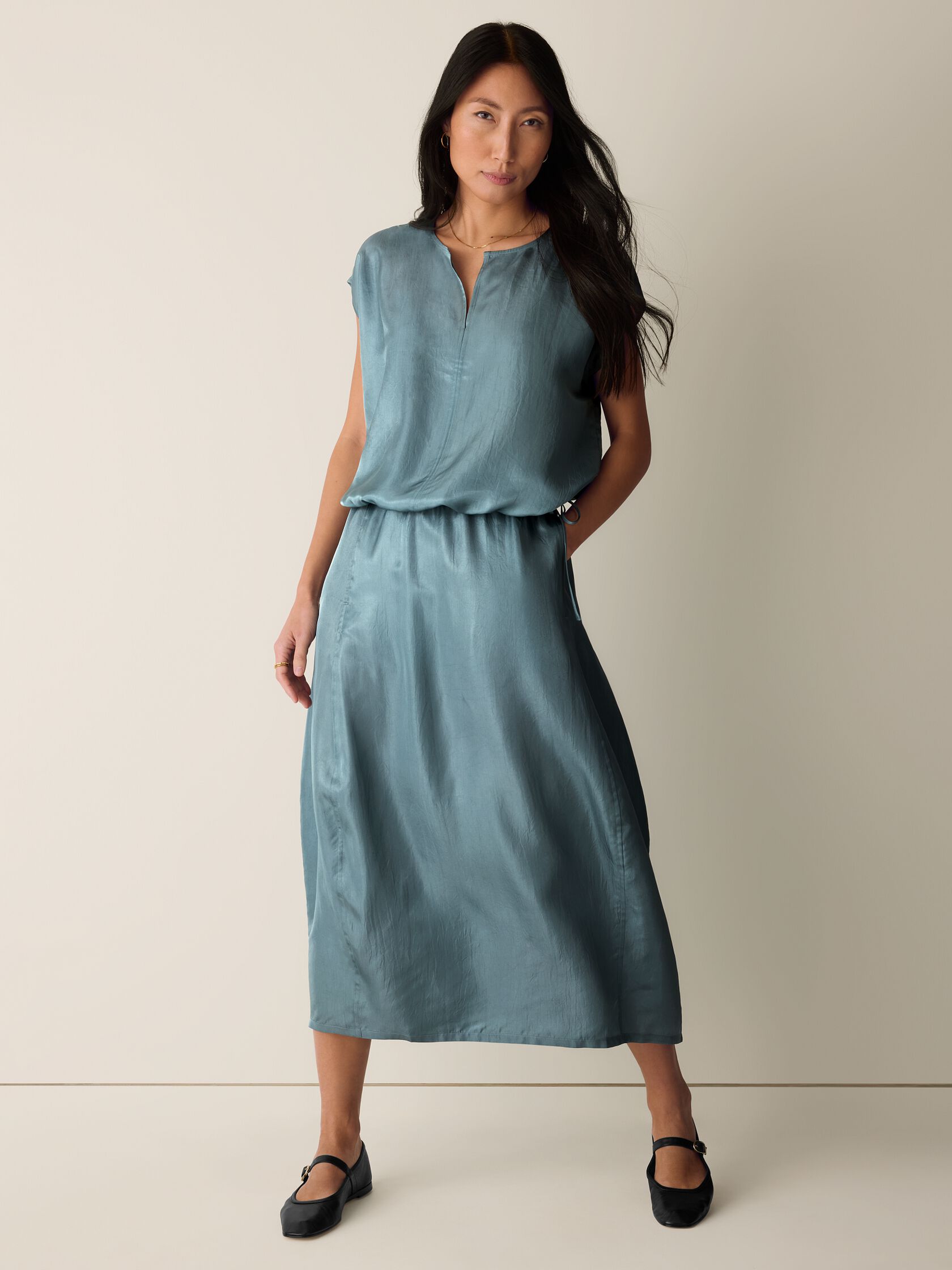 Lightweight Satin Shimmer Split Neck Top