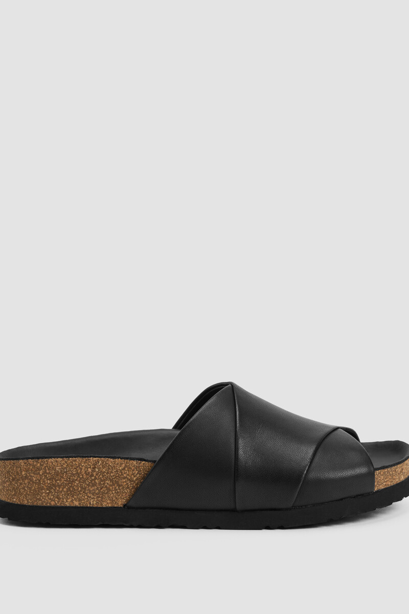 V-Neck Hardware One-Piece Swimsuit V-Neck Hardware One-Piece Swimsuit