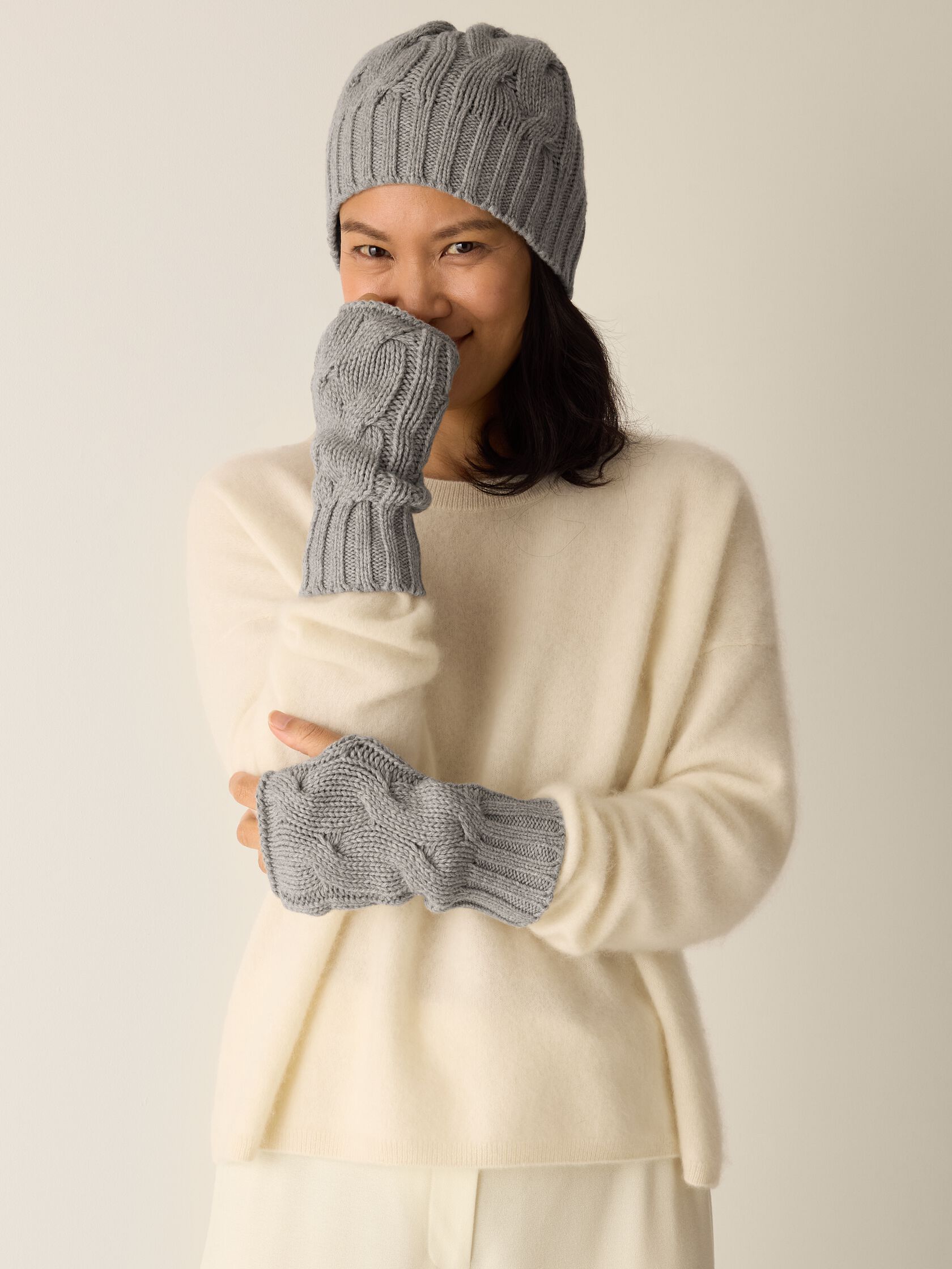 Cotton & Recycled Cashmere Glovelettes