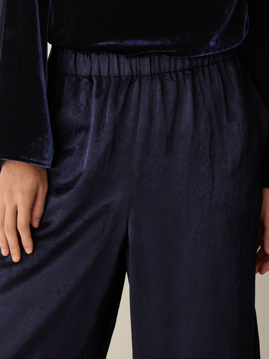 Textured Satin Wide-Leg Pant