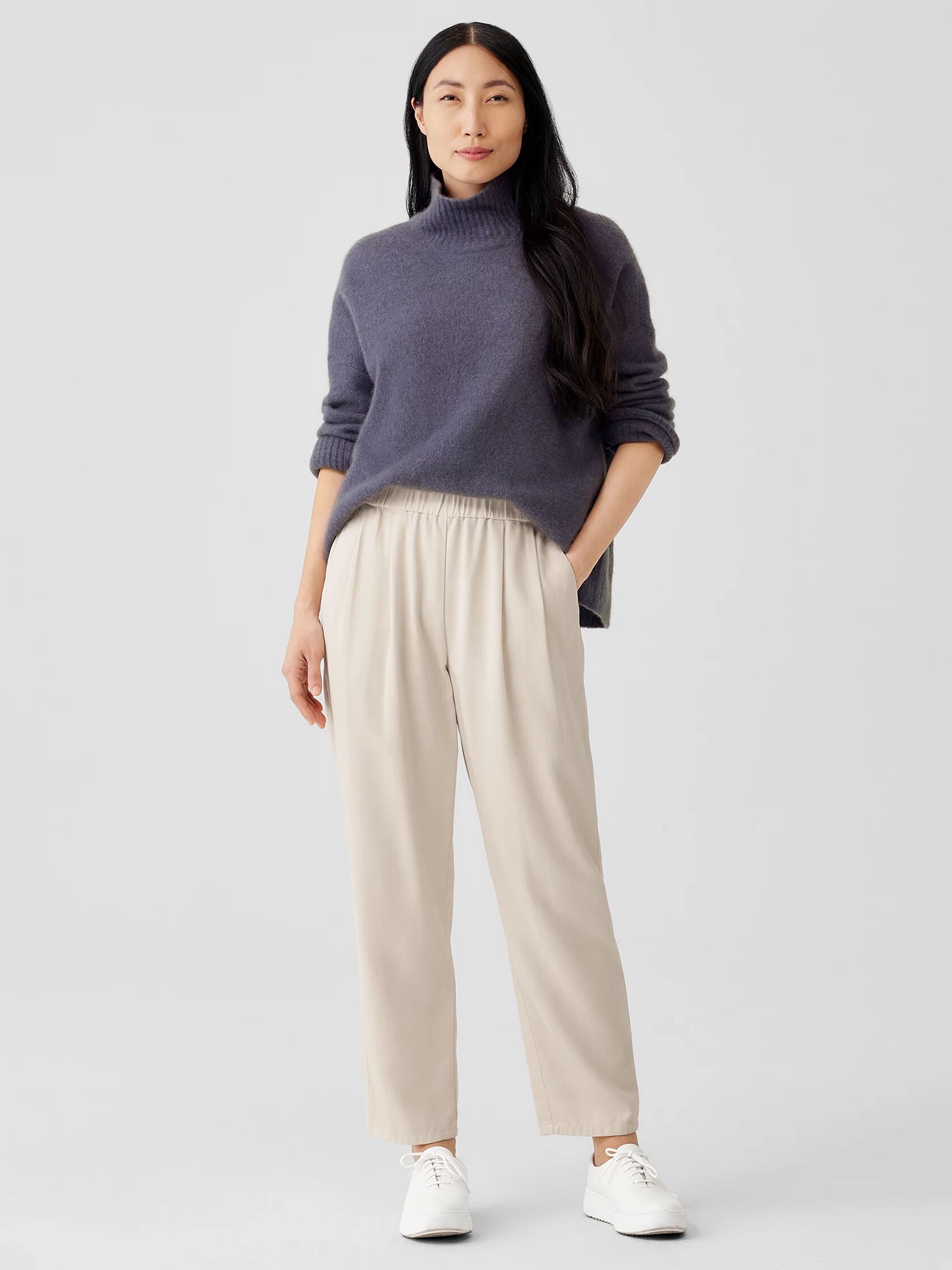 Soft Twill Pleated Tapered Pant