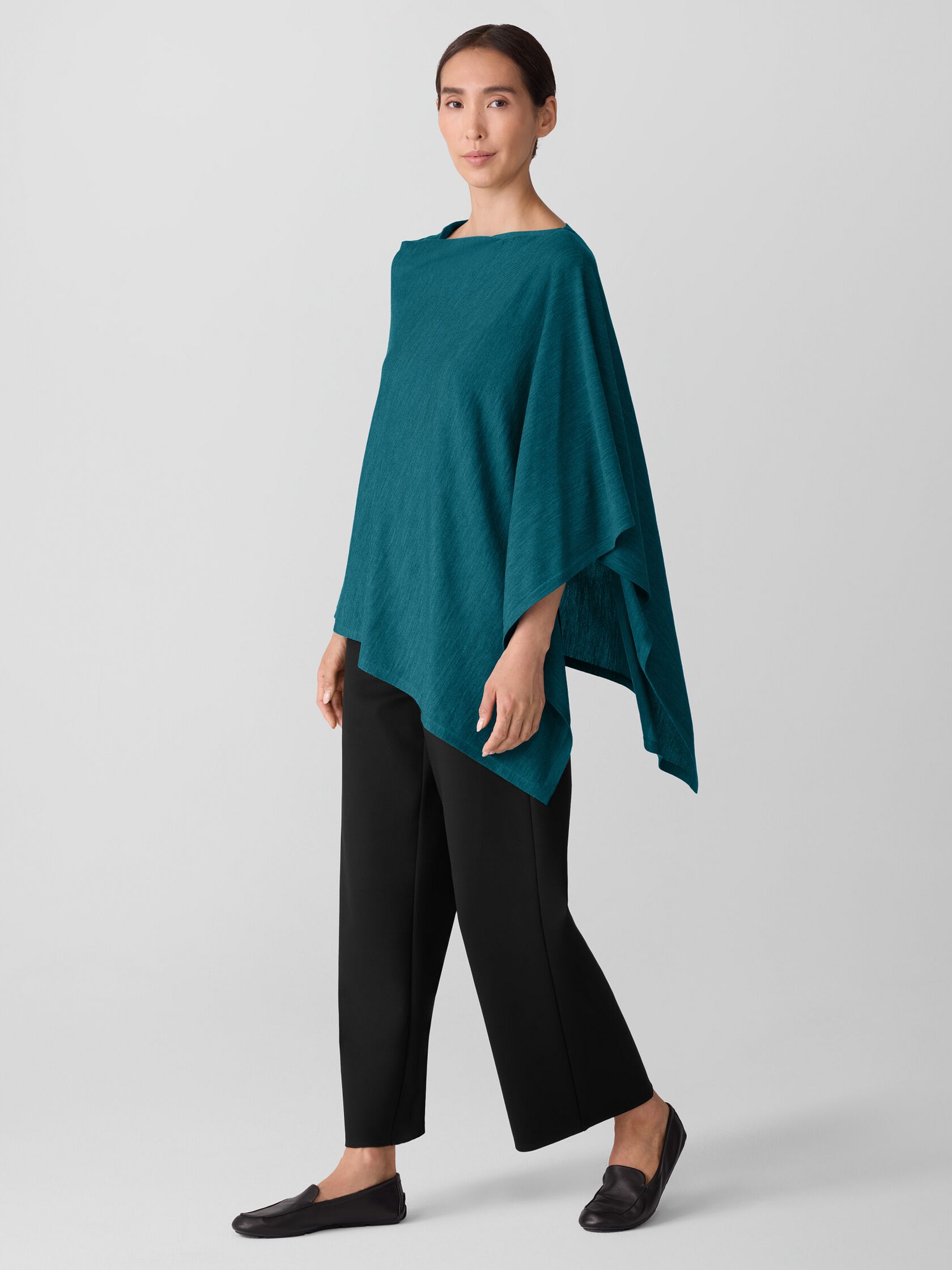 Superfine Merino Poncho in Regenerative Wool