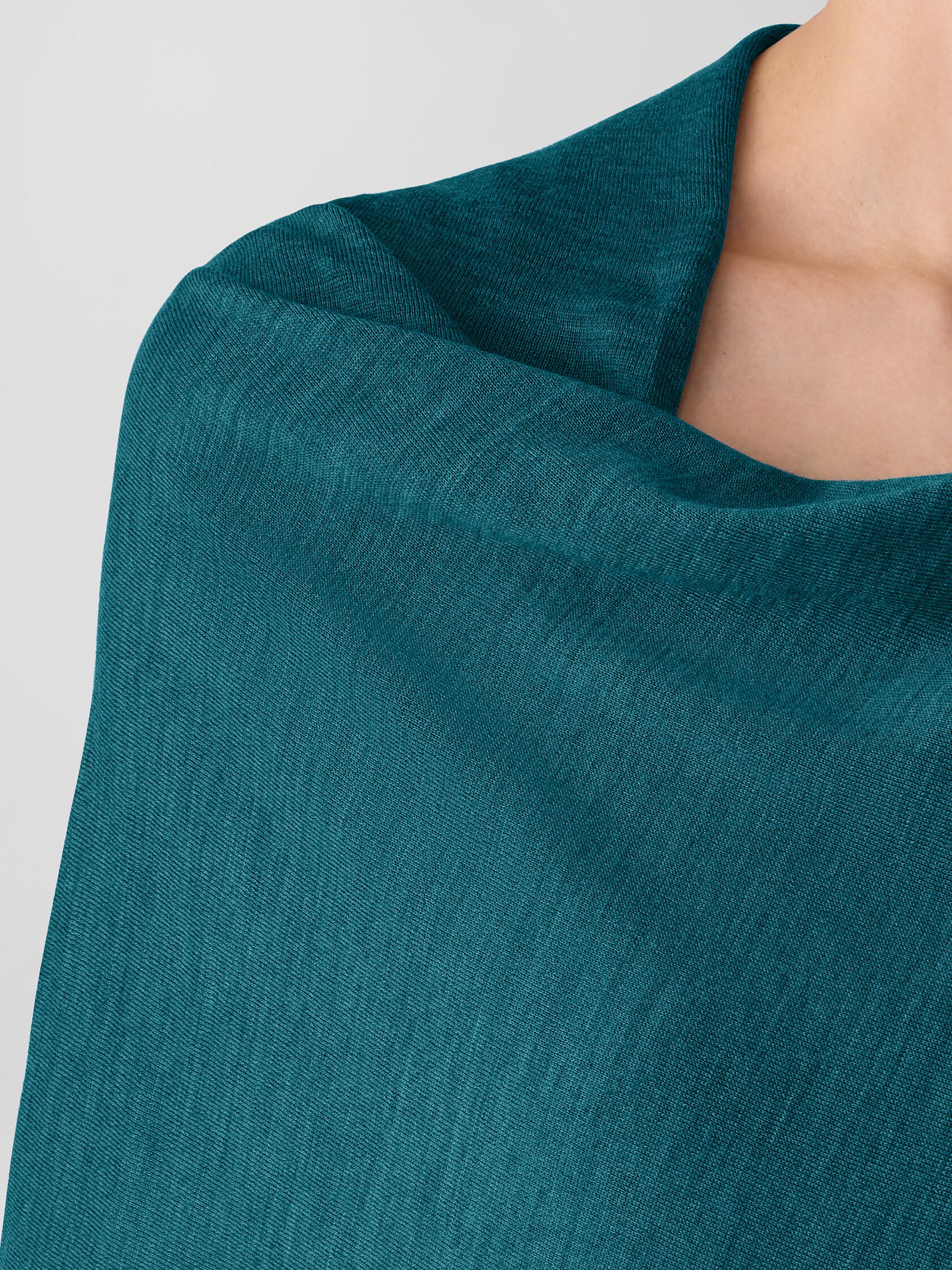 Superfine Merino Poncho in Regenerative Wool