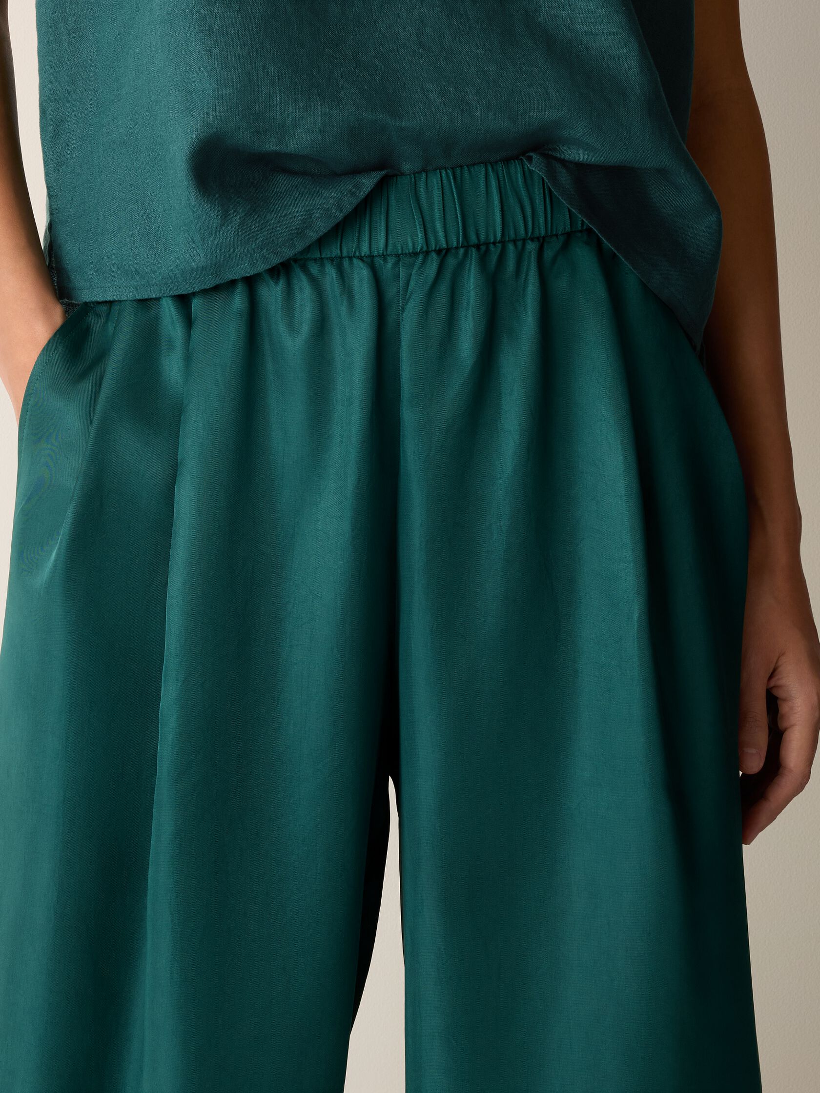 Lightweight Satin Shimmer Full-Length Wide Pant