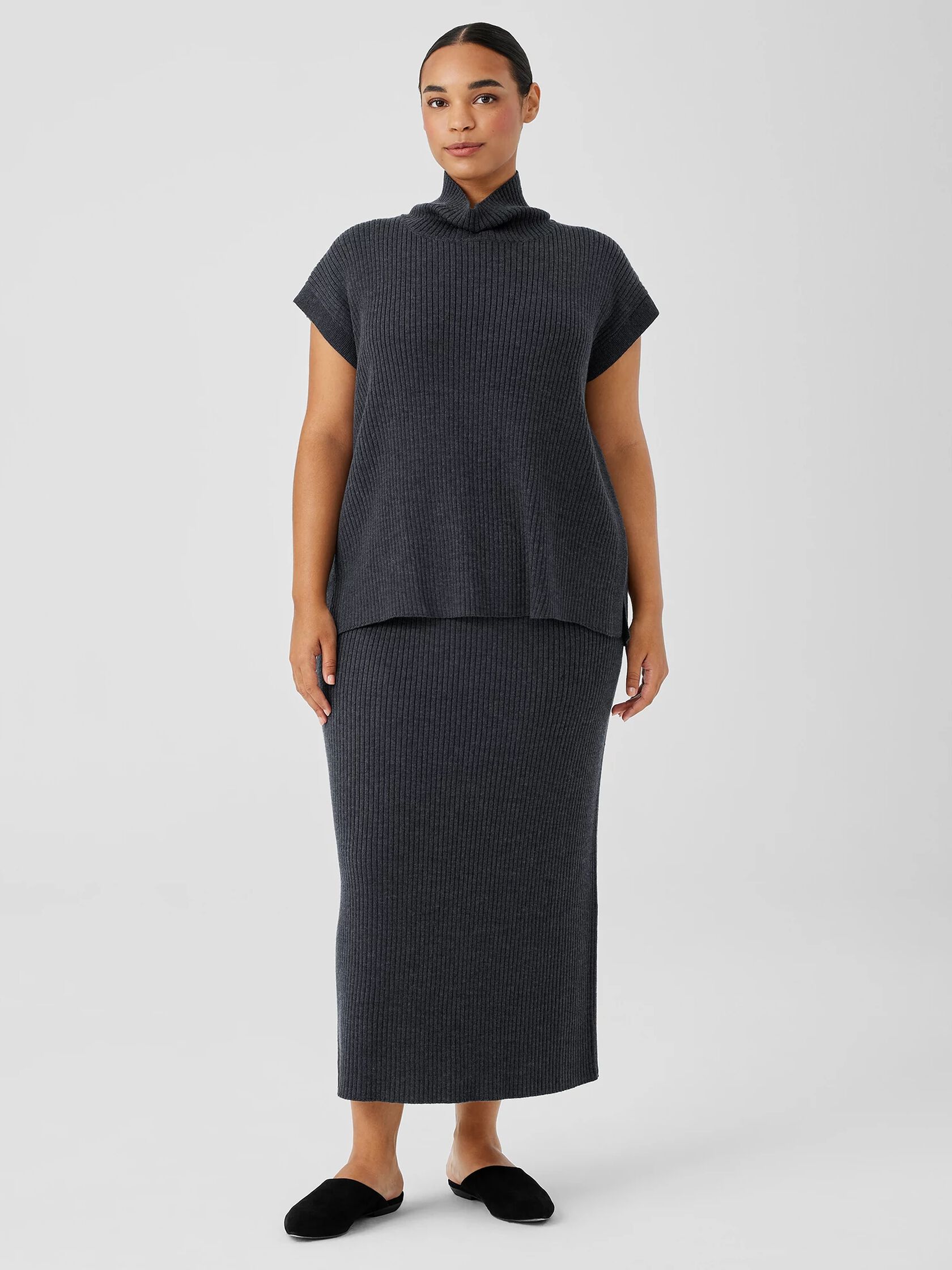 Merino Slim Pencil Skirt in Regenerative Wool