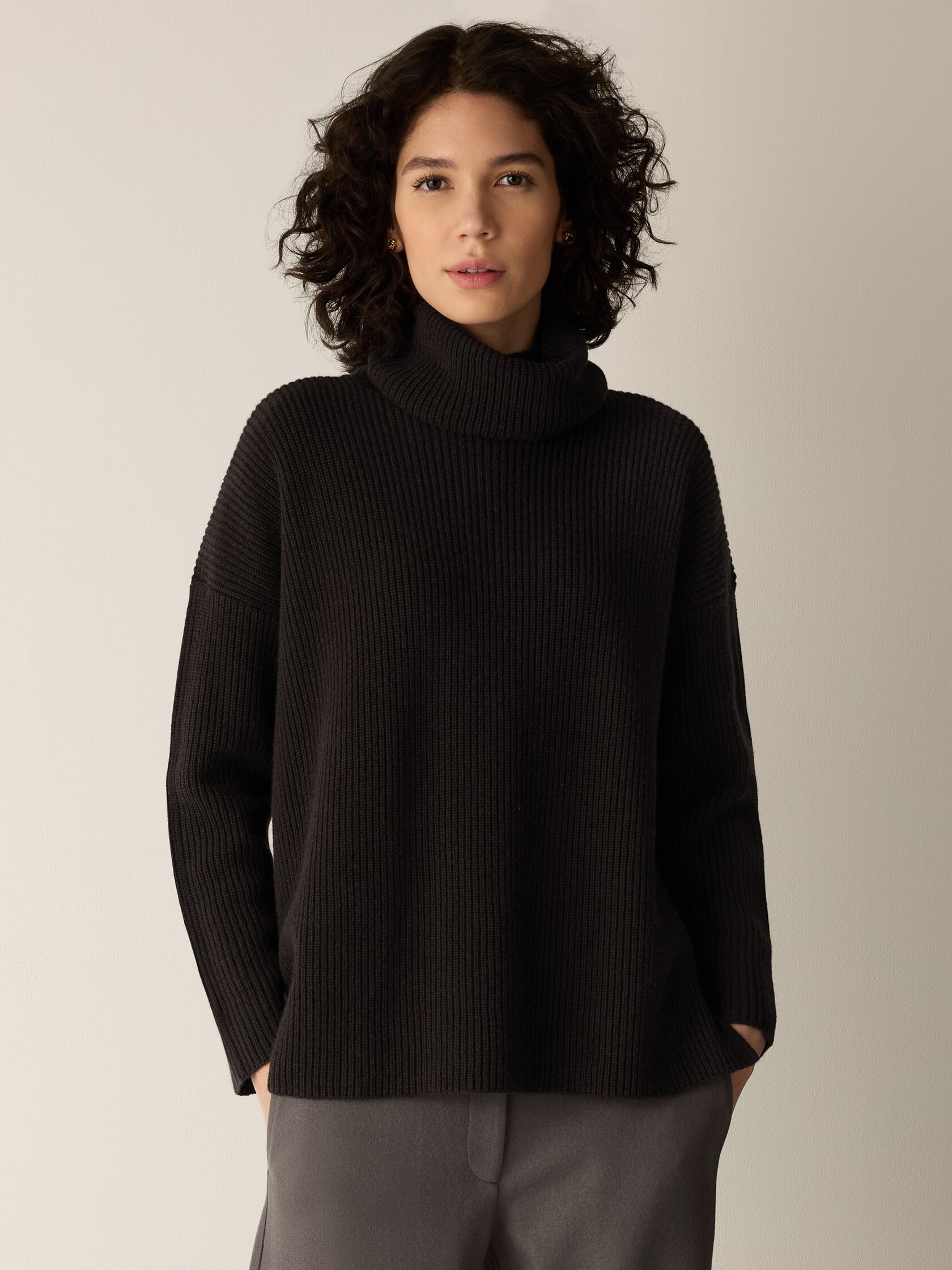Recycled Wool Cashmere Turtleneck Top