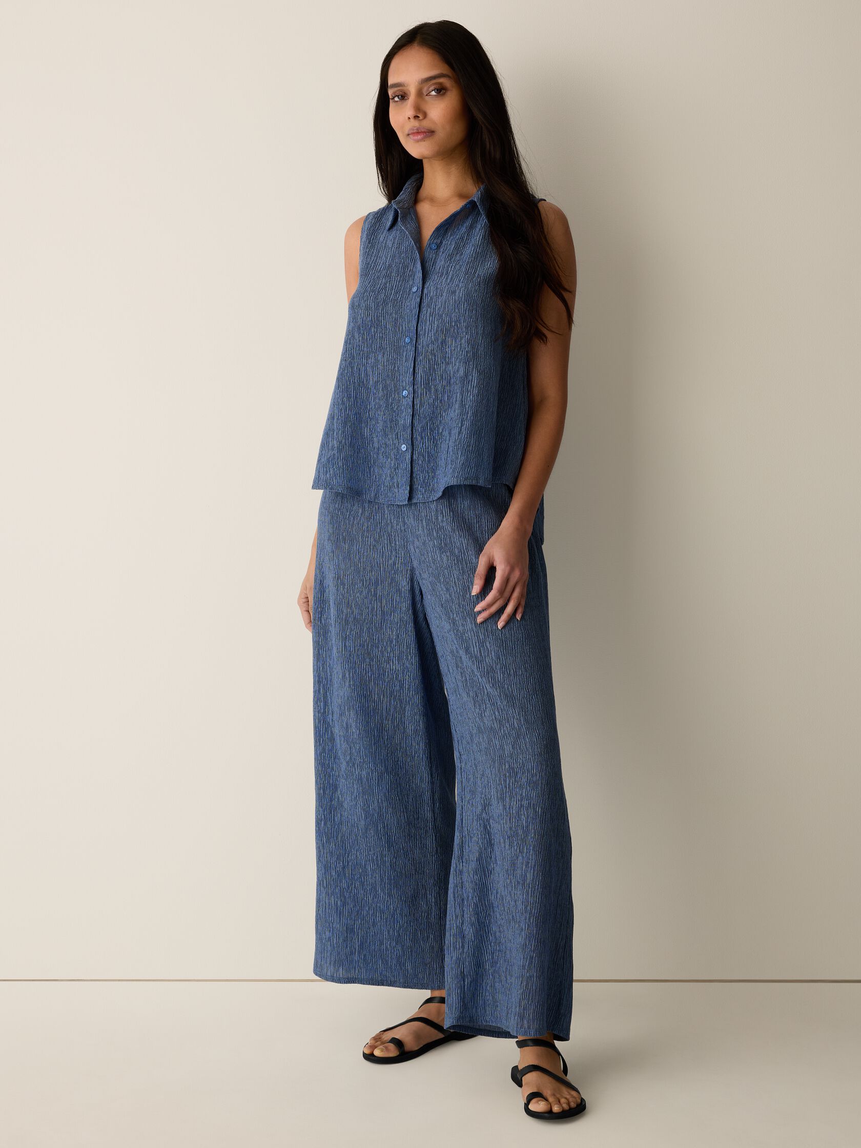 Woven Pliss&eacute; Sleeveless Shirt