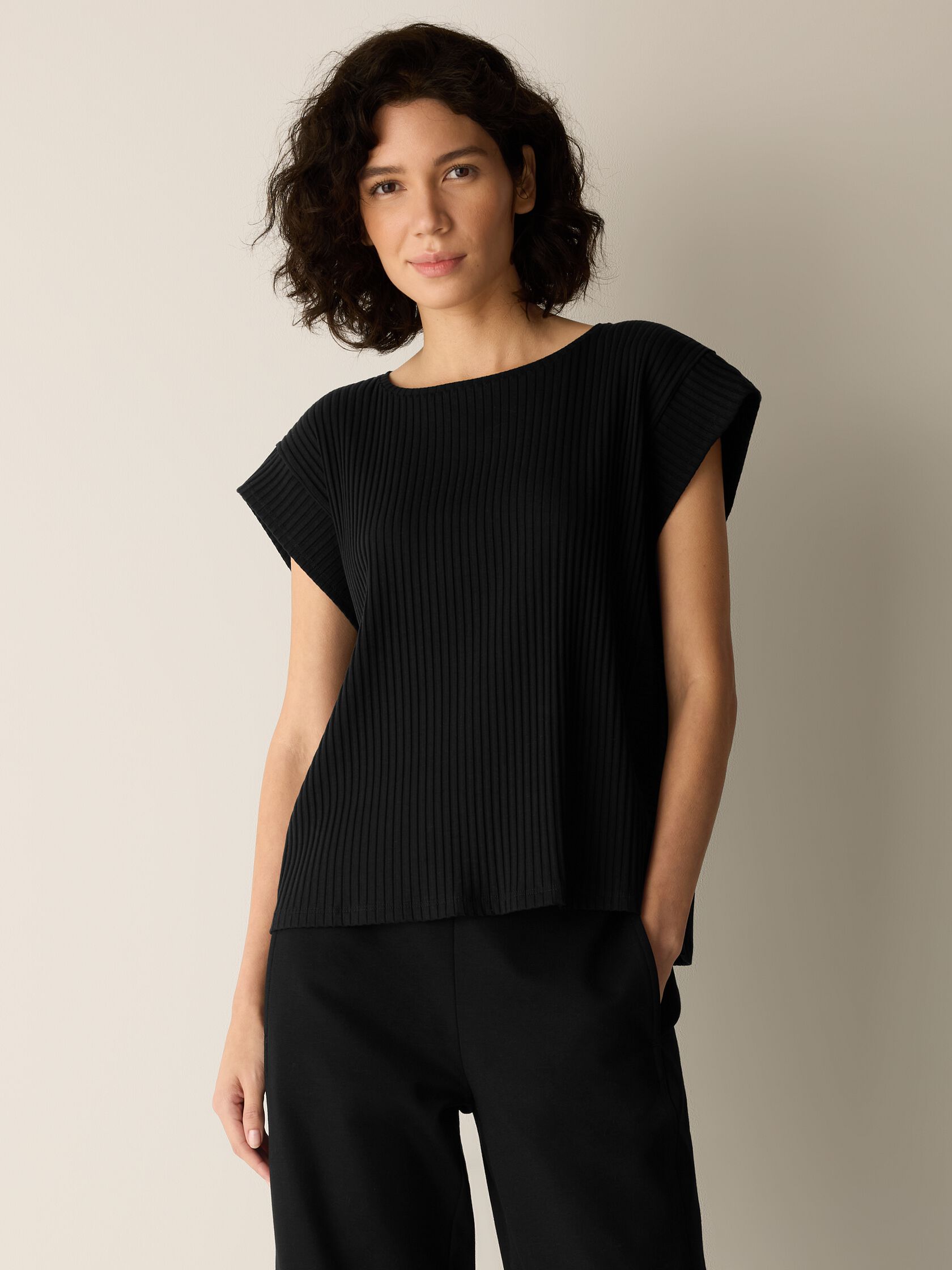 Textured Stretch Rib Round Neck Top