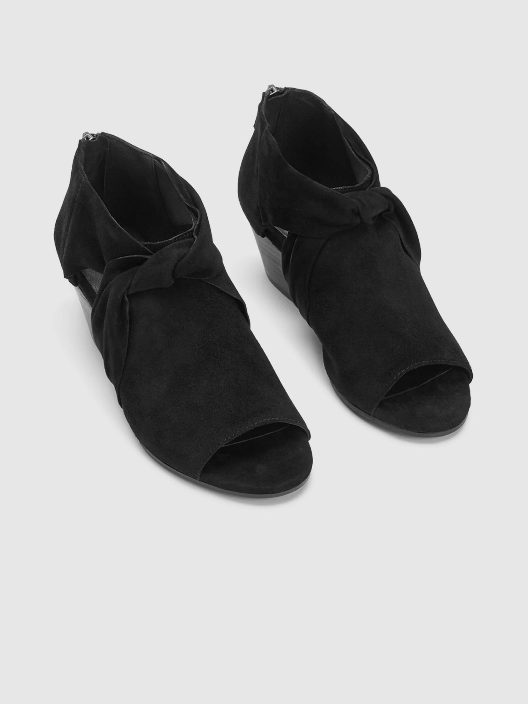 Anise Suede Pump