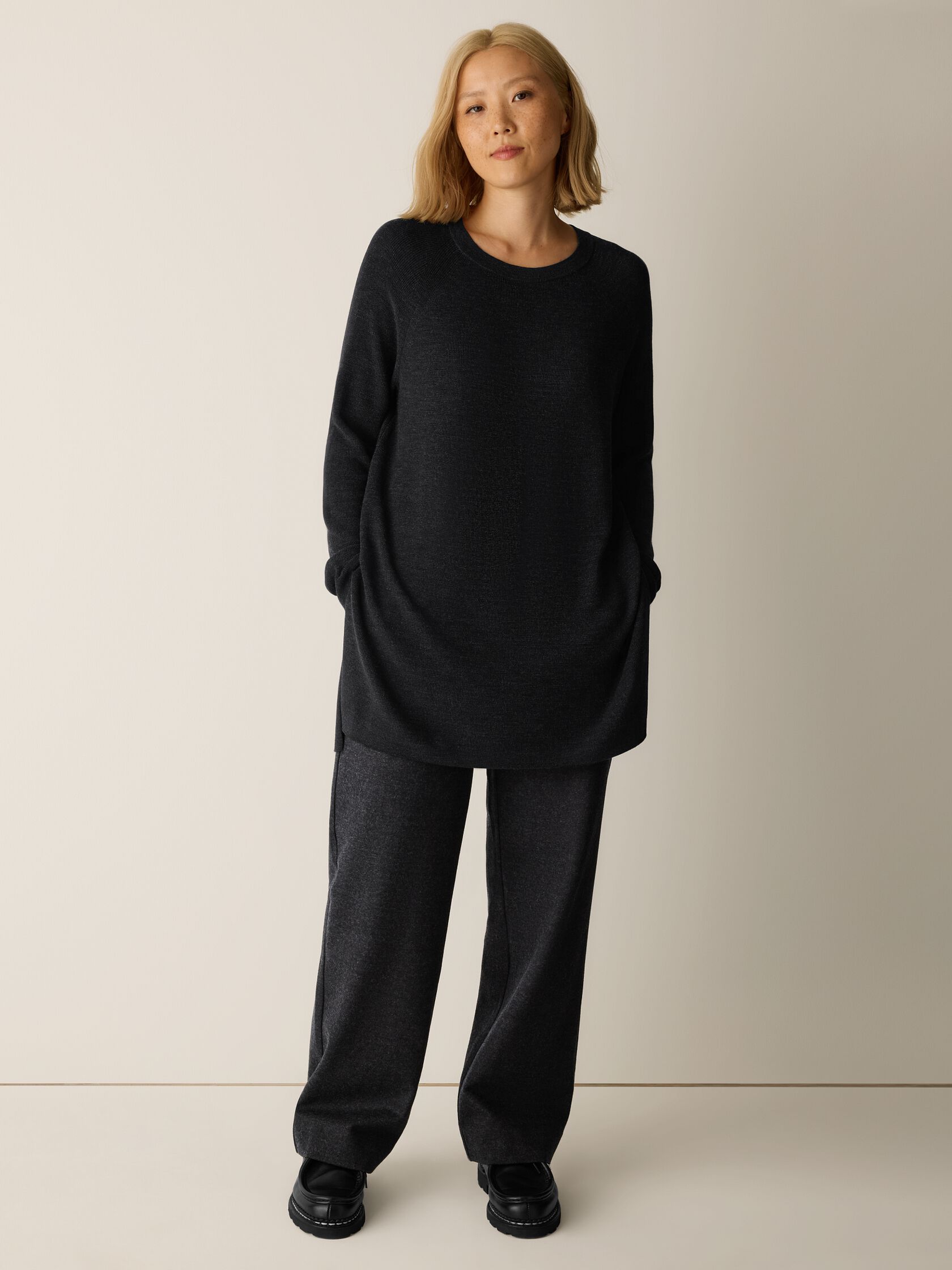 Superfine Merino Crew Neck Long Top in Regenerative Wool