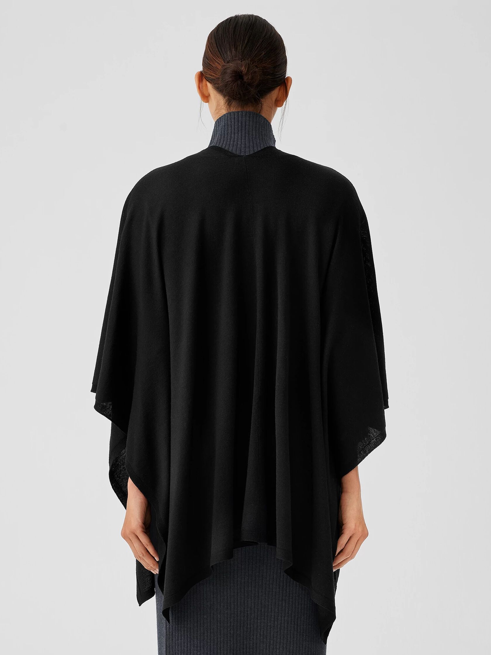 Fine Merino Jersey Poncho in Regenerative Wool