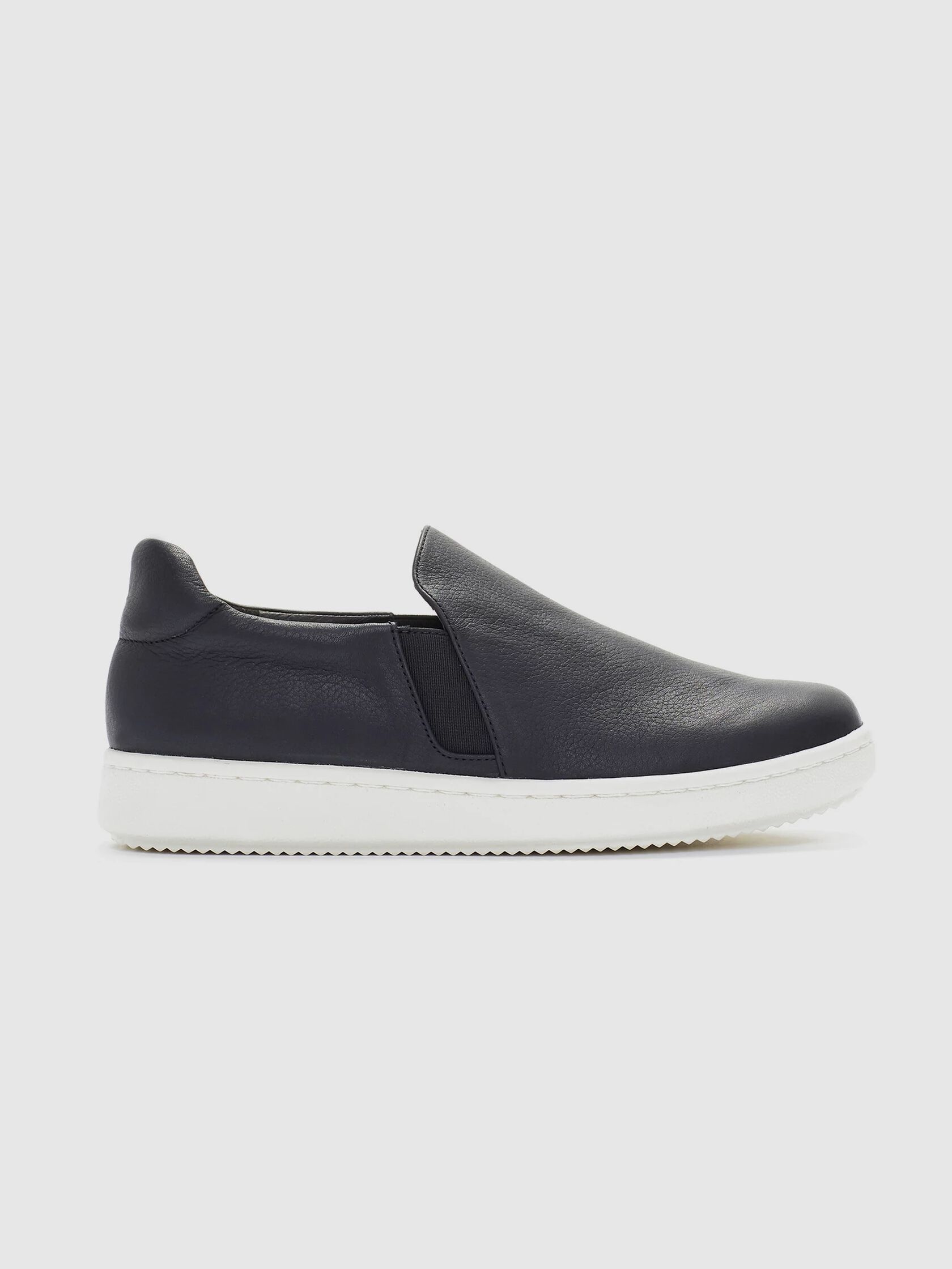 Walker Sneaker