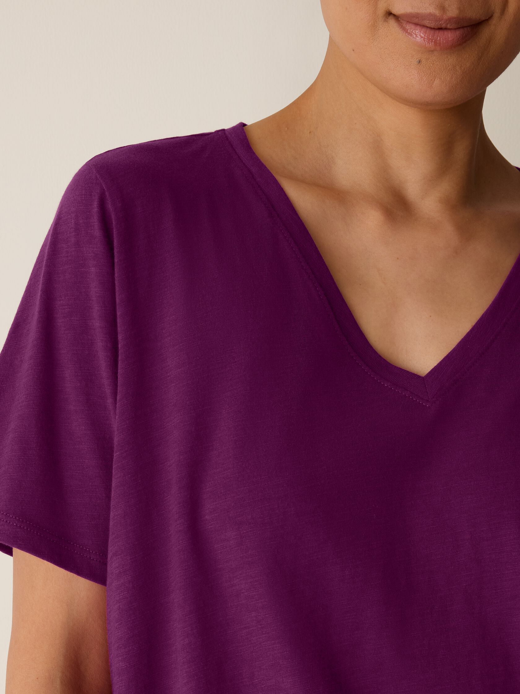 Organic Cotton Slubby Jersey V-Neck Tee