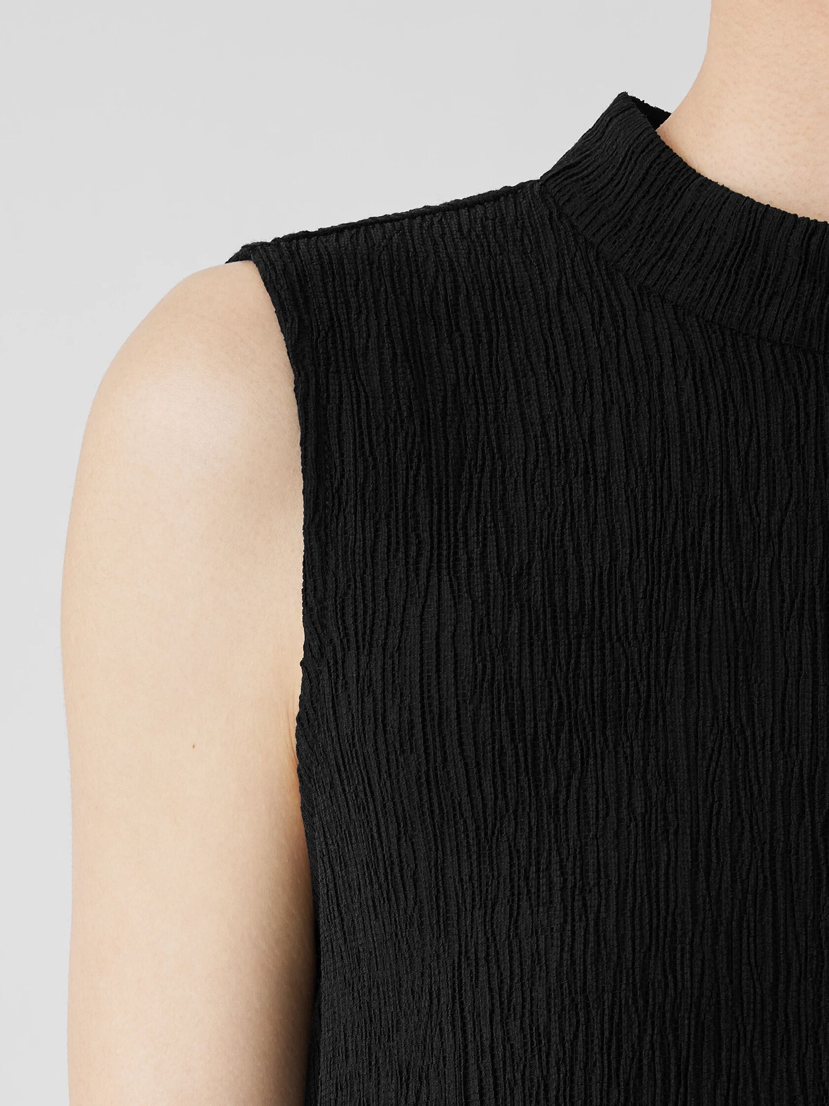 Woven Plissé Mock Neck Dress