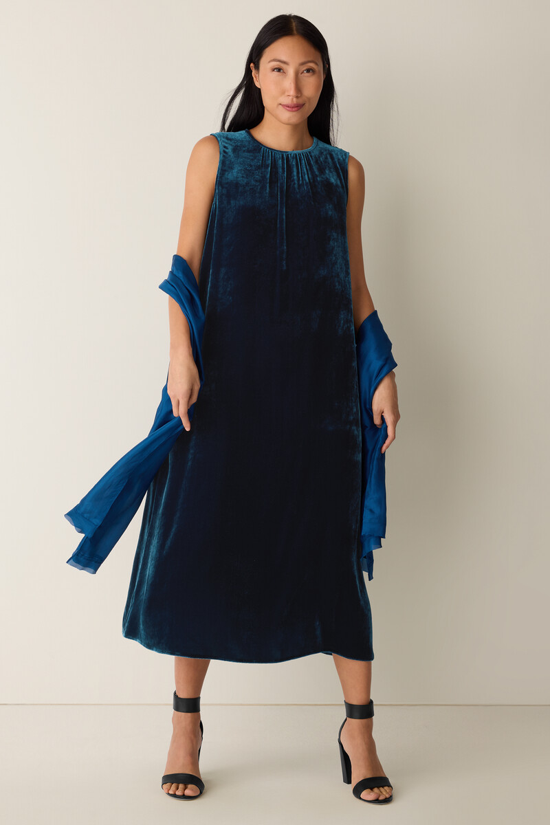 Velvet Round Neck Dress Velvet Round Neck Dress