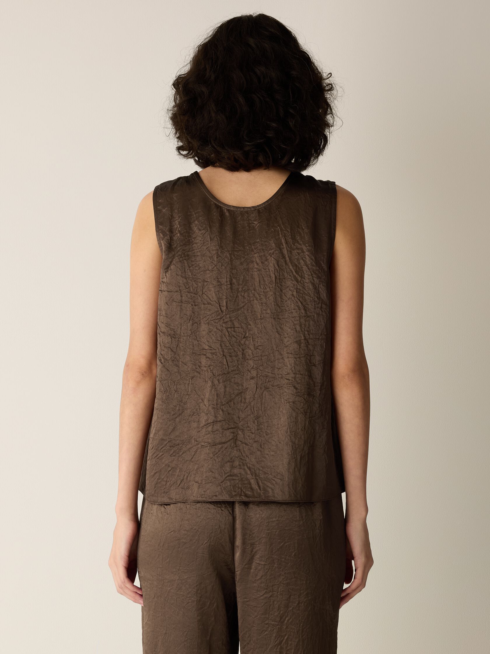 Textured Satin Curved V-Neck Tank